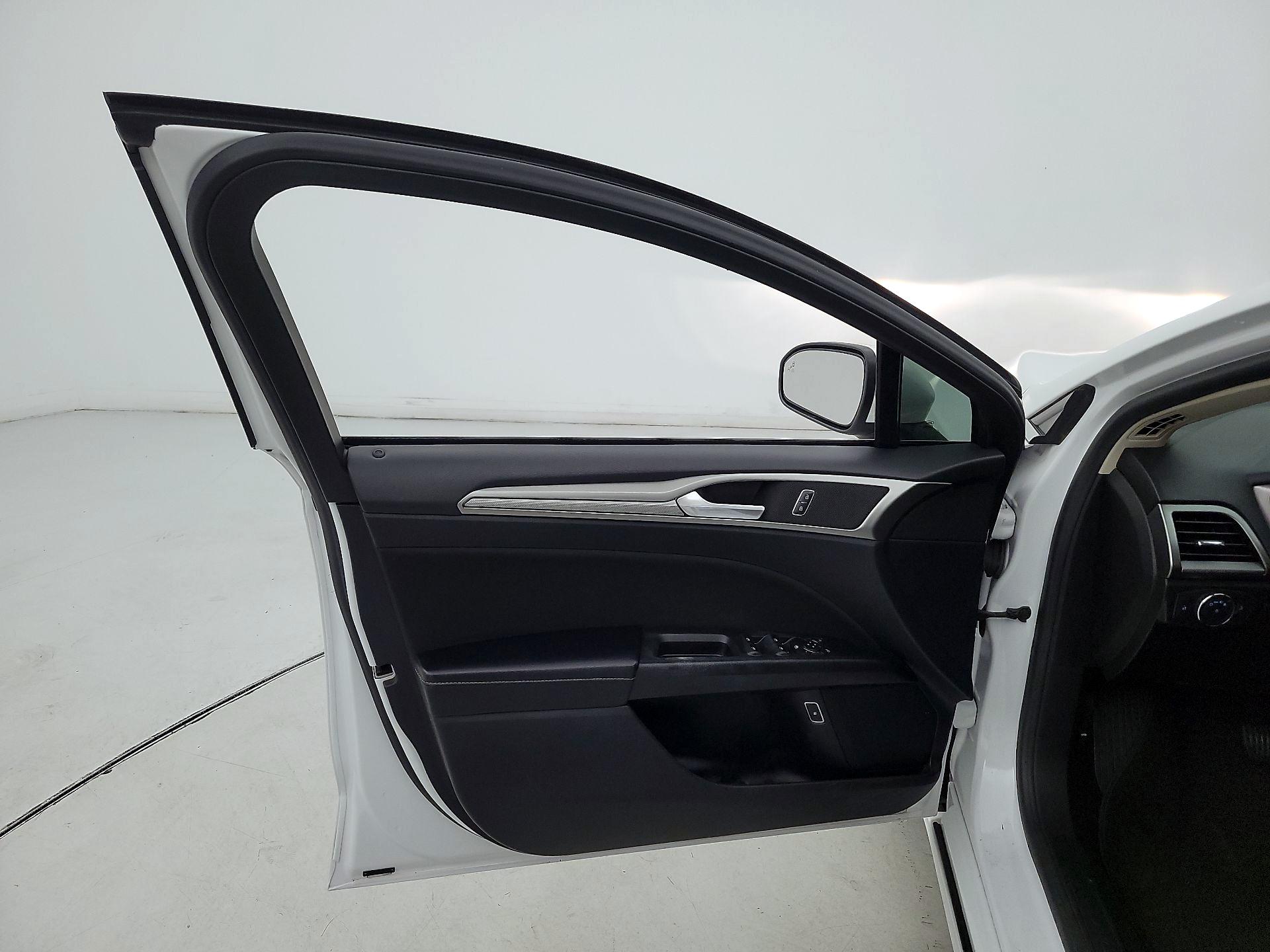 Thumbnail: 2019 Ford Fusion - 12