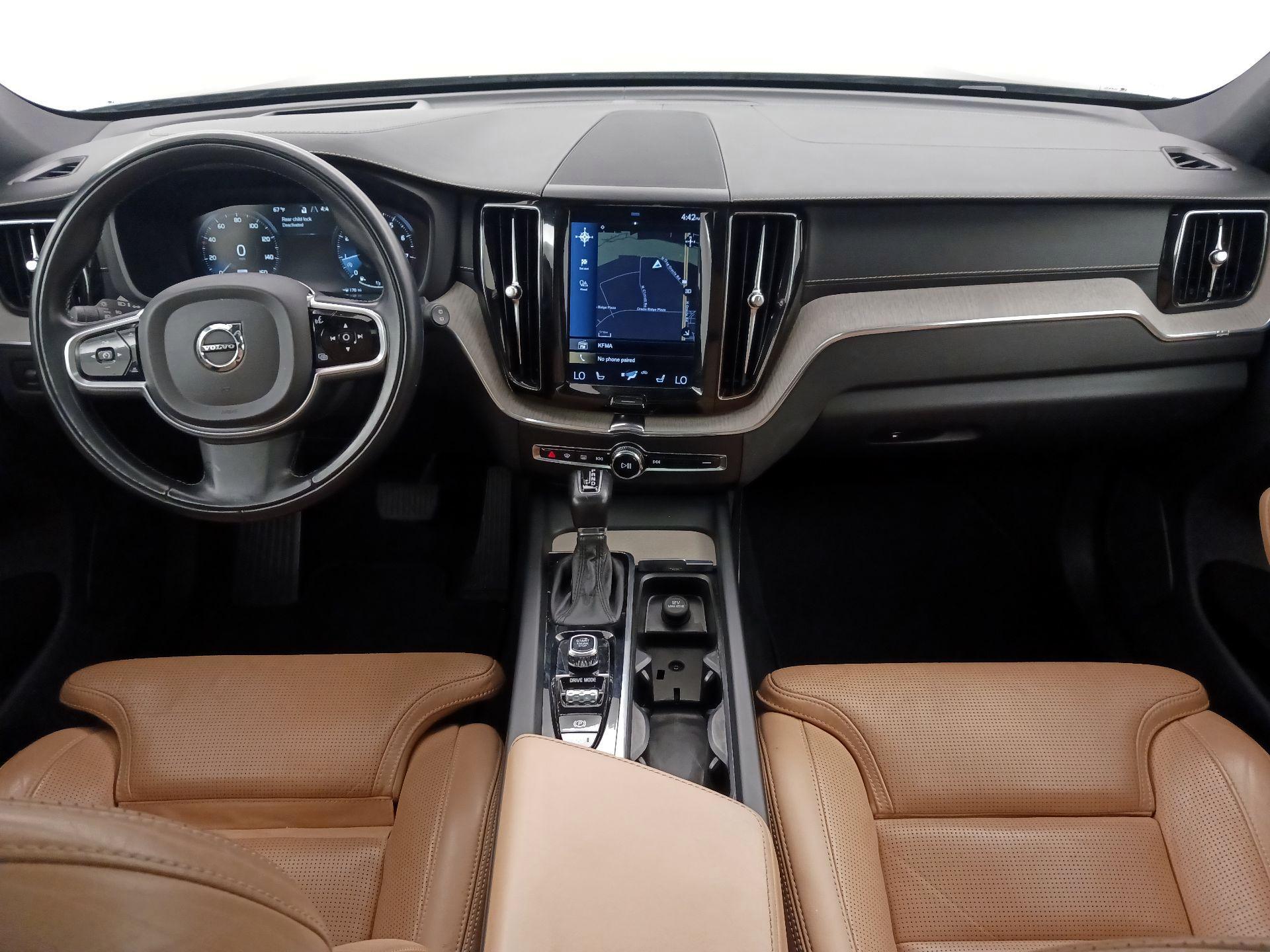 Thumbnail: 2018 Volvo XC60 - 9