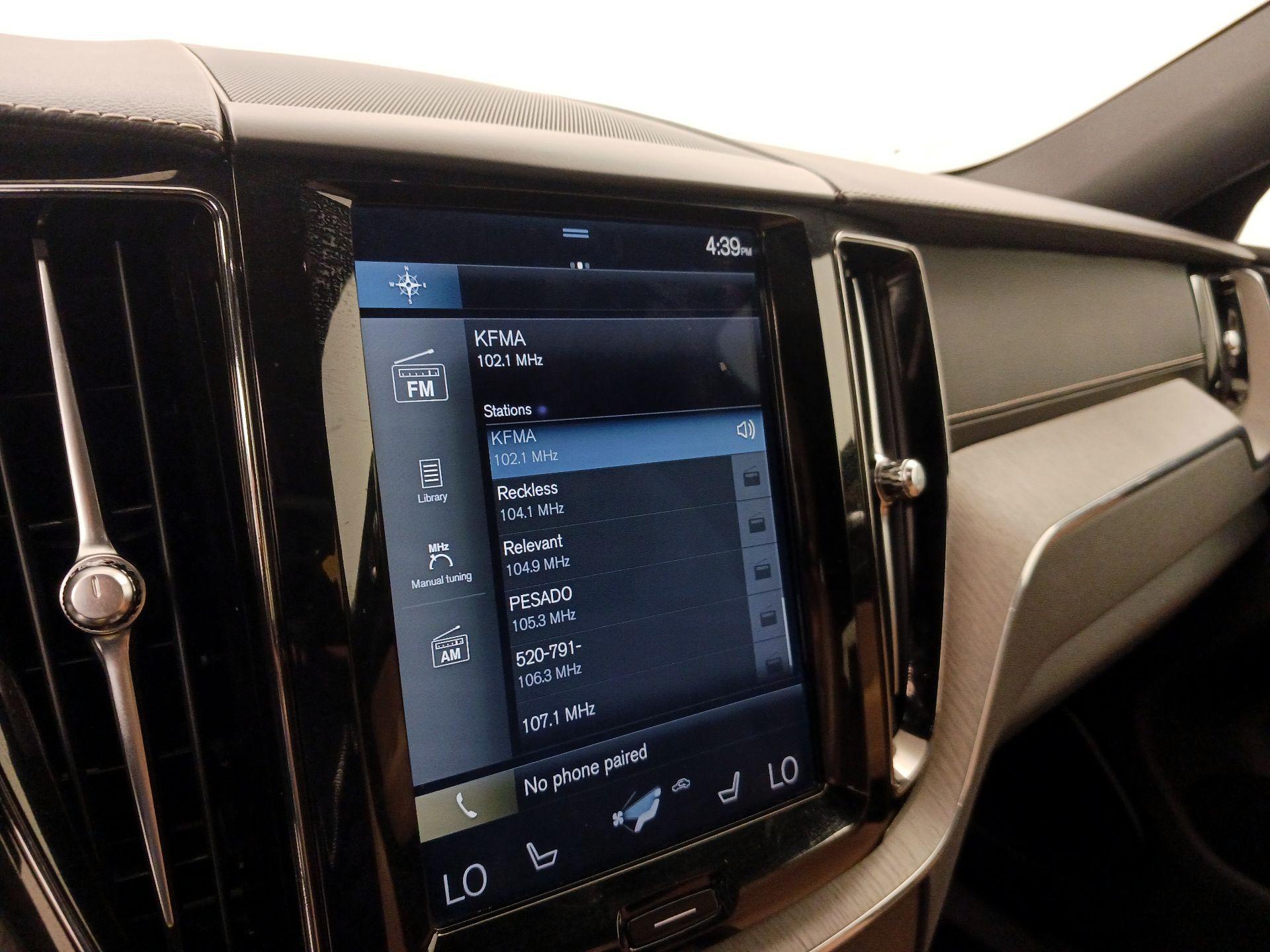 Thumbnail: 2018 Volvo XC60 - 16