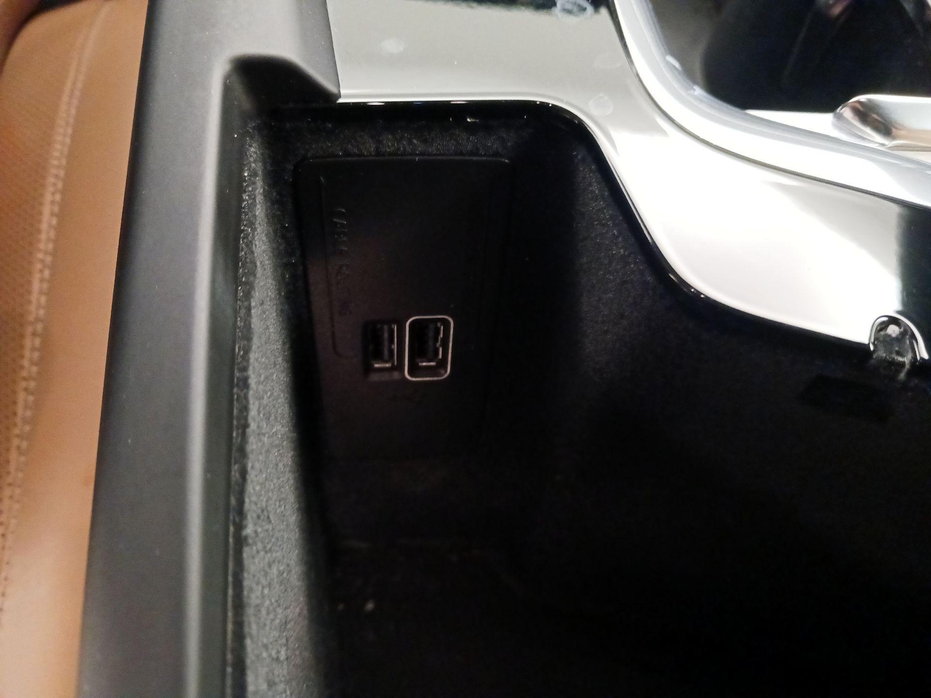 Thumbnail: 2018 Volvo XC60 - 19