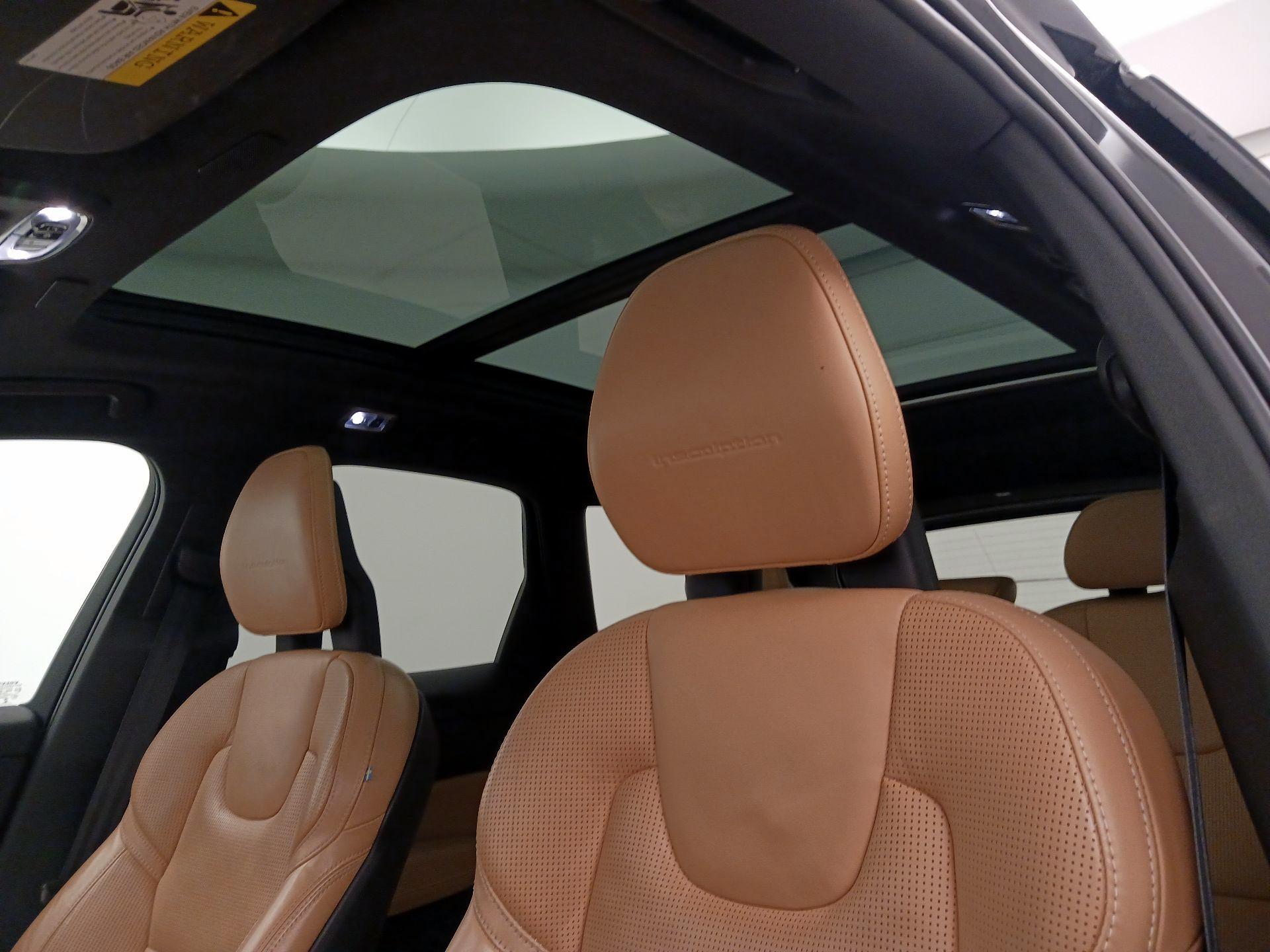 Thumbnail: 2018 Volvo XC60 - 20