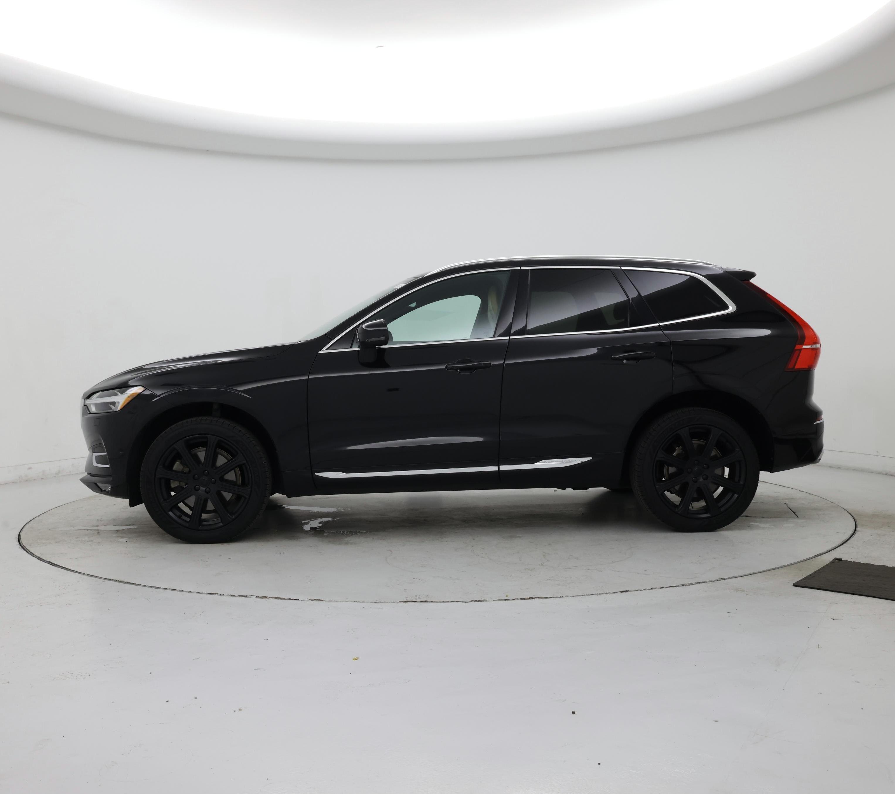 Thumbnail: 2018 Volvo XC60 - 3