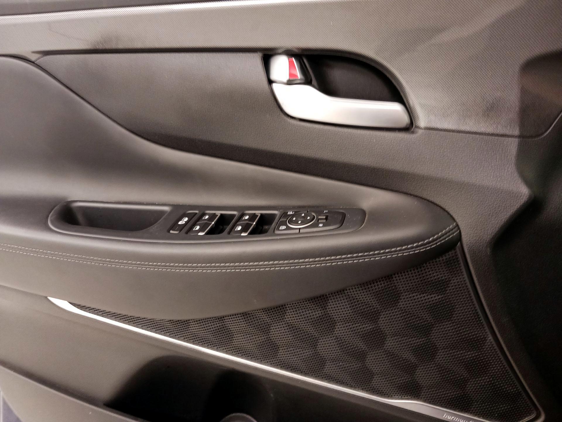 Thumbnail: 2022 Hyundai Santa Fe - 12