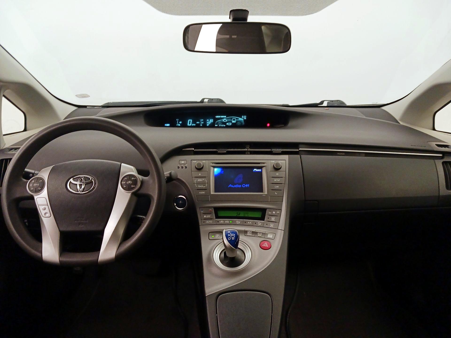 Thumbnail: 2015 Toyota Prius - 9