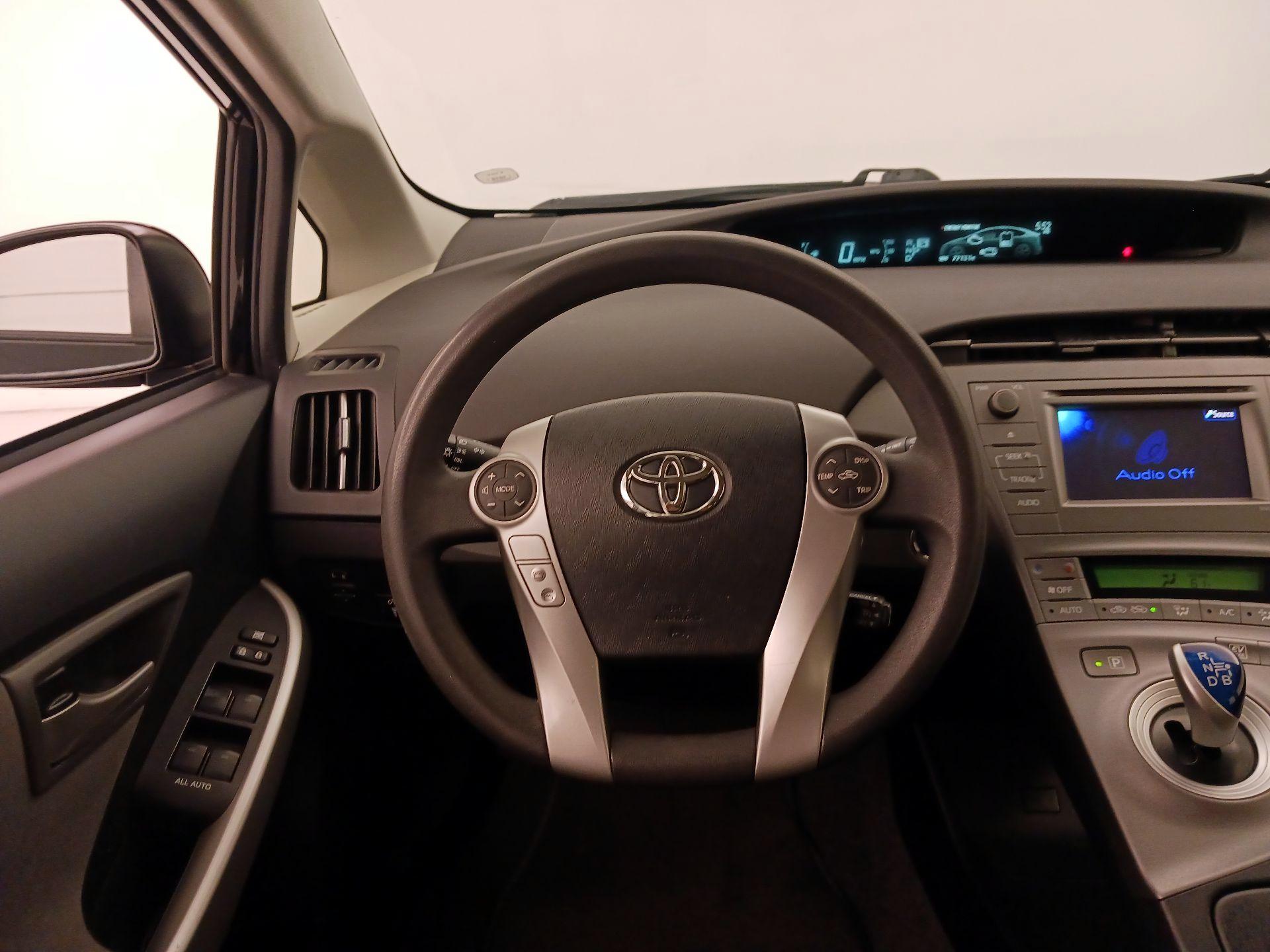 Thumbnail: 2015 Toyota Prius - 10