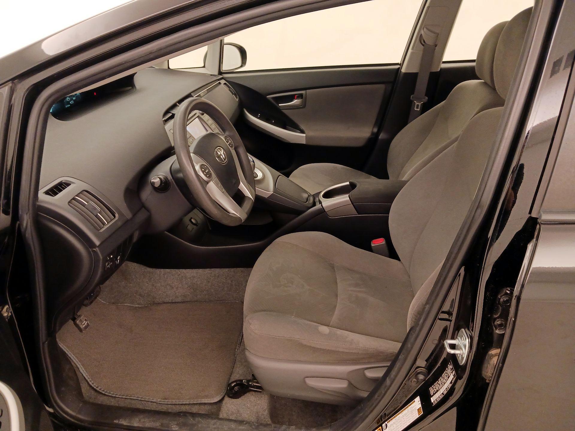 Thumbnail: 2015 Toyota Prius - 11