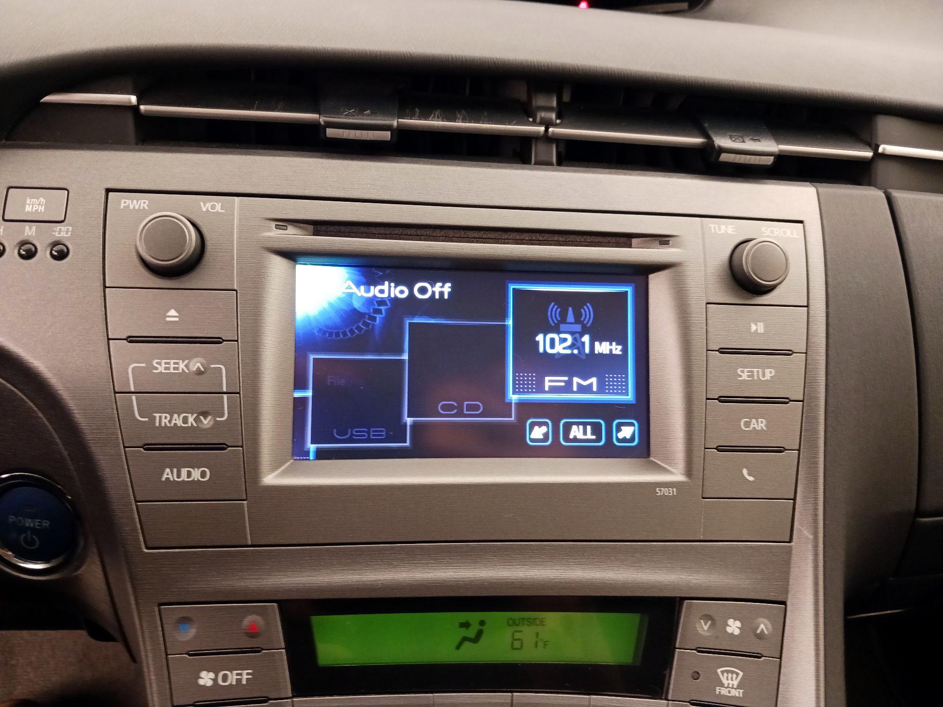 Thumbnail: 2015 Toyota Prius - 16