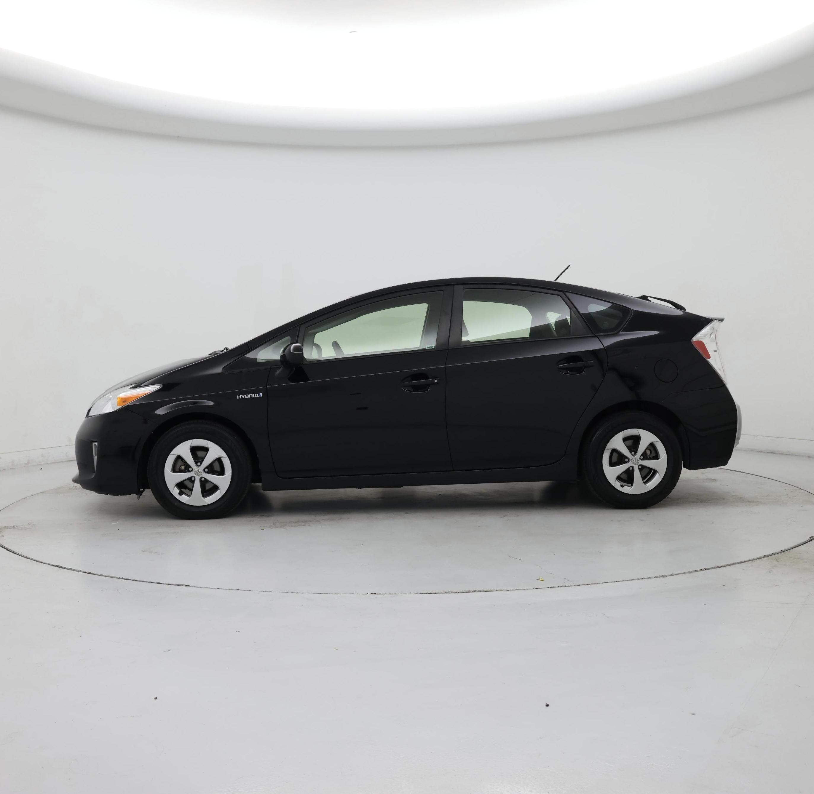 Thumbnail: 2015 Toyota Prius - 3