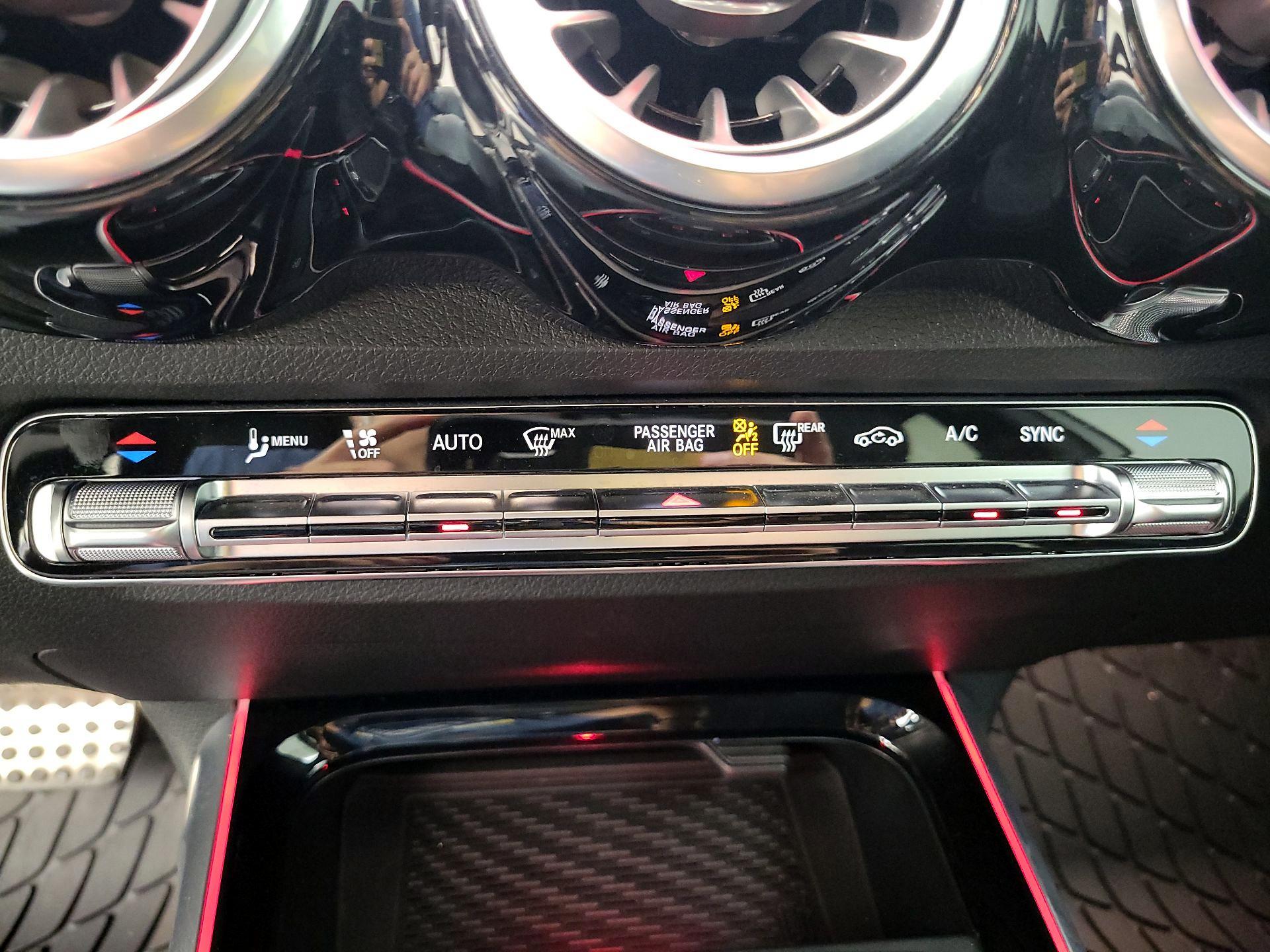 Thumbnail: 2024 Mercedes-Benz GLB - 17