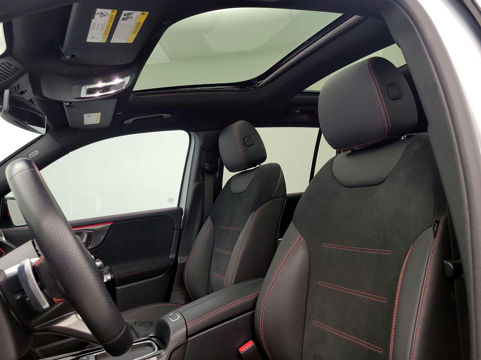 Thumbnail: 2024 Mercedes-Benz GLB - 20