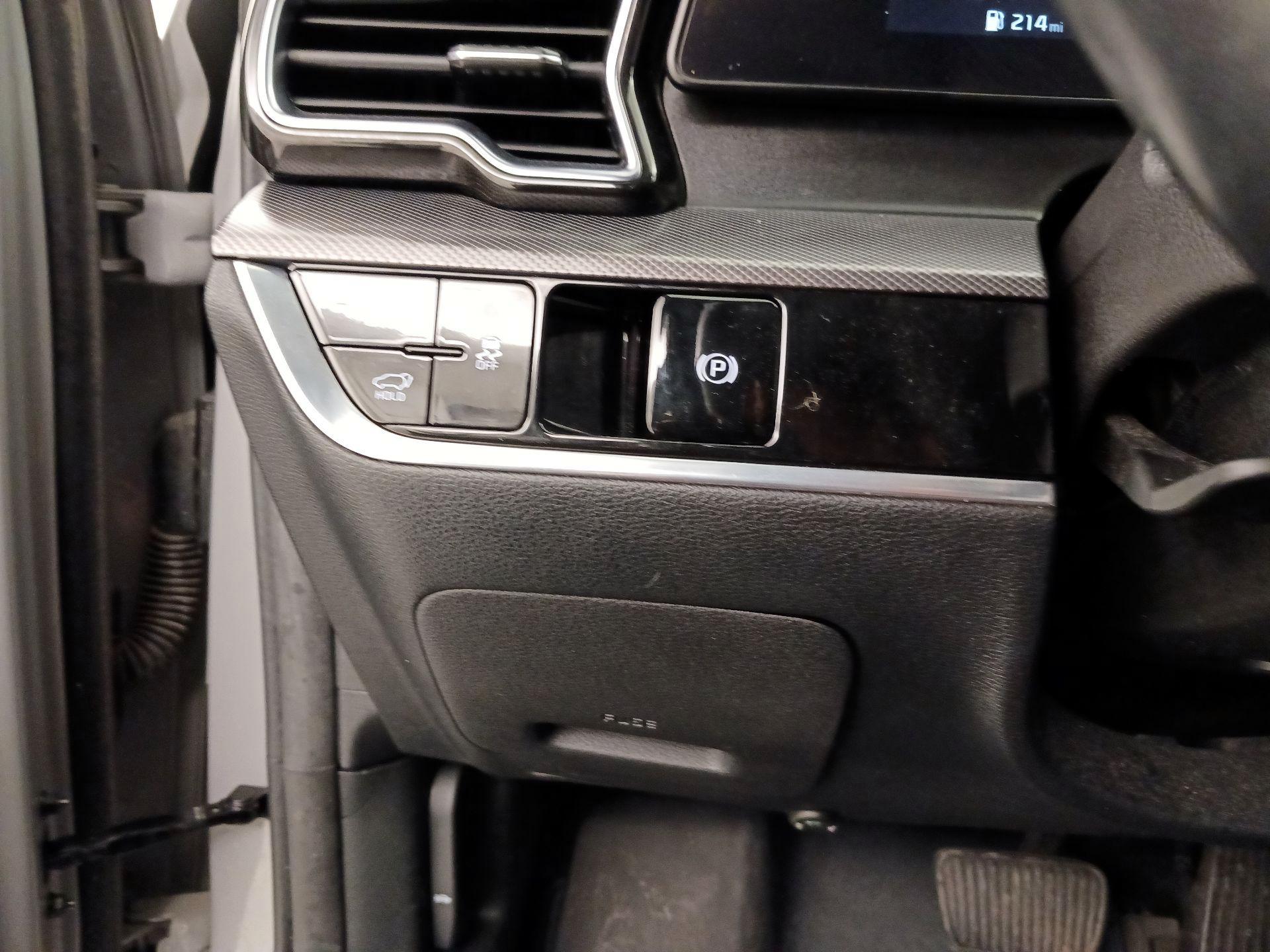 Thumbnail: 2023 Kia Sportage - 13