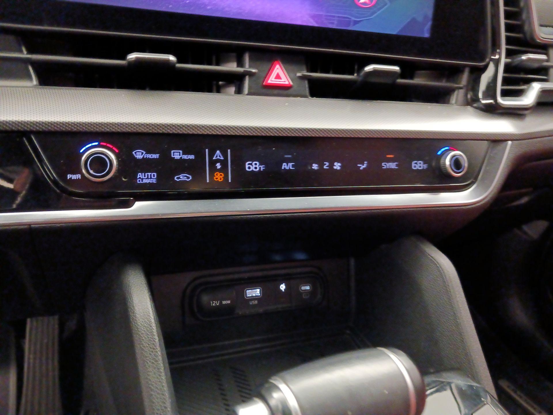 Thumbnail: 2023 Kia Sportage - 17