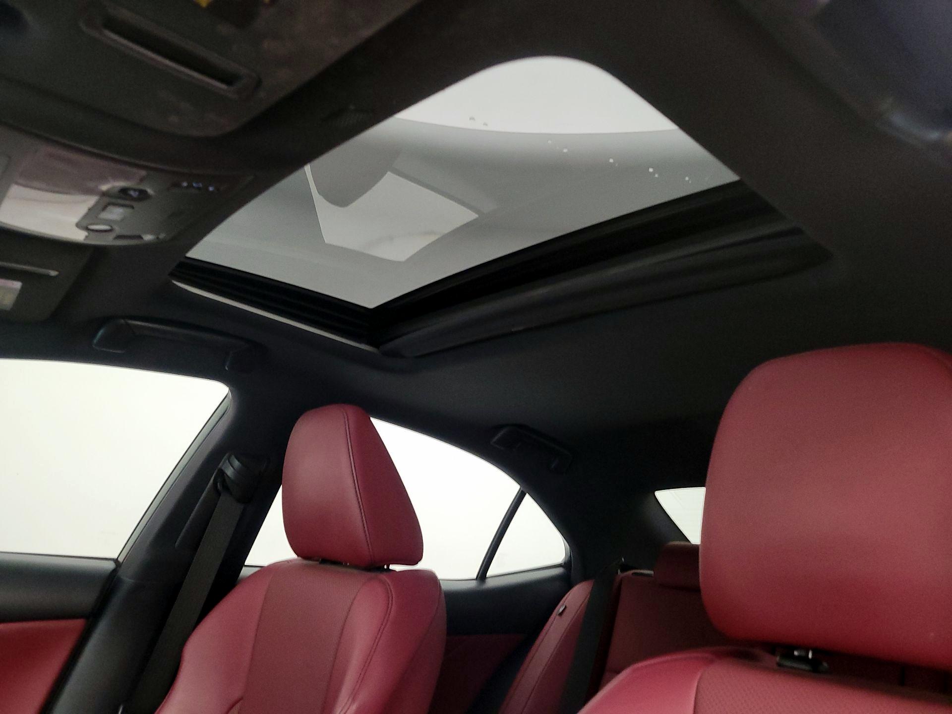 Thumbnail: 2020 Lexus IS - 18