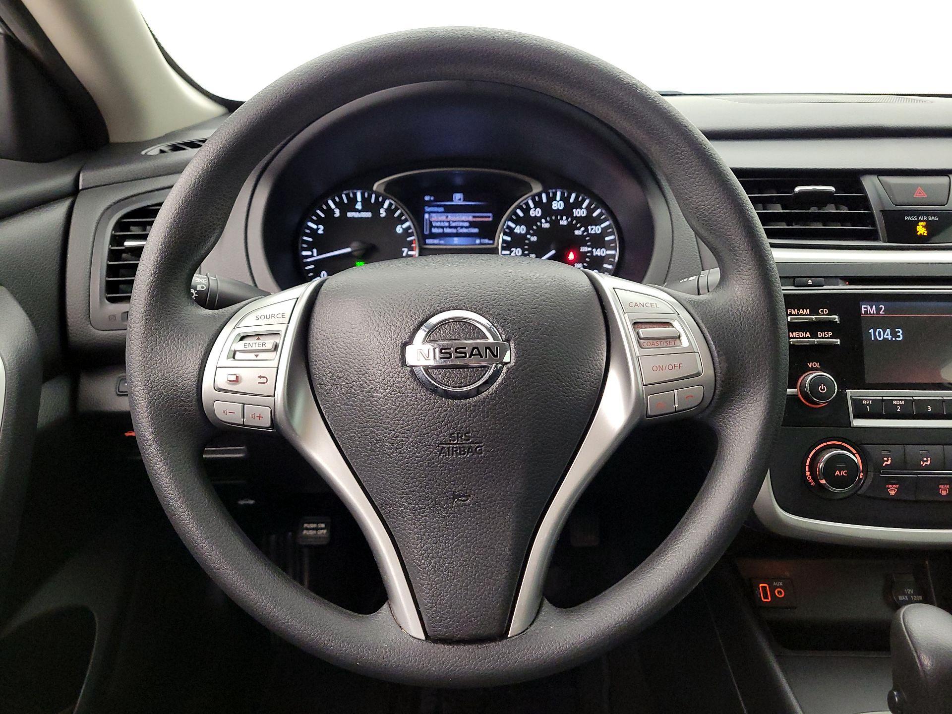 Thumbnail: 2018 Nissan Altima - 10