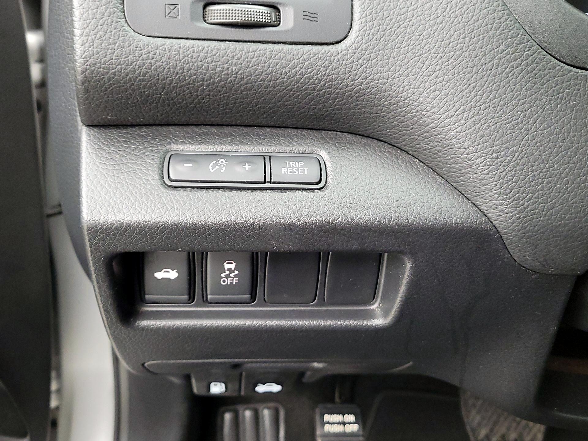 Thumbnail: 2018 Nissan Altima - 13