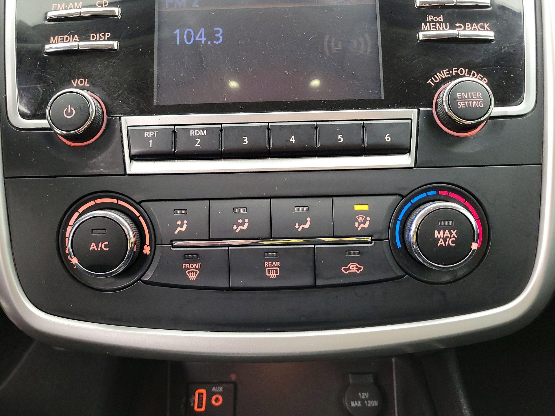 Thumbnail: 2018 Nissan Altima - 16