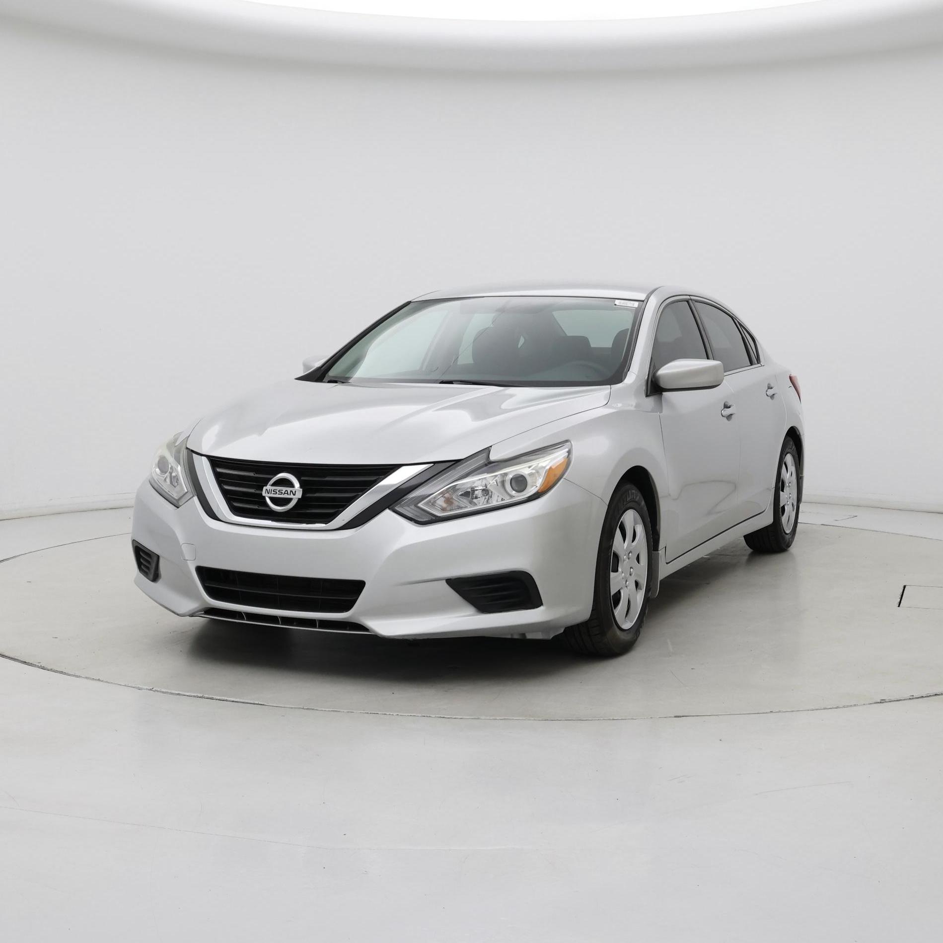 Thumbnail: 2018 Nissan Altima - 4