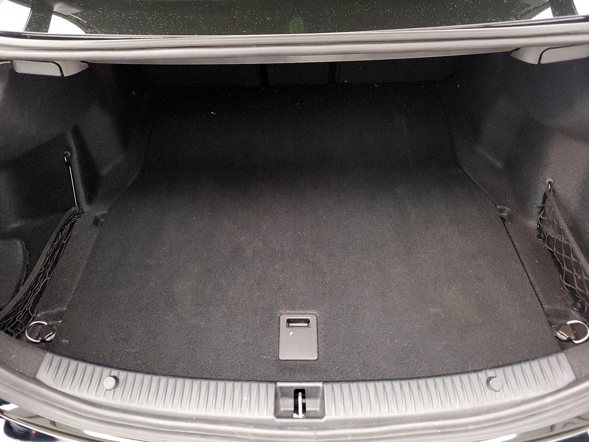 Thumbnail: 2015 Mercedes-Benz C-Class - 20