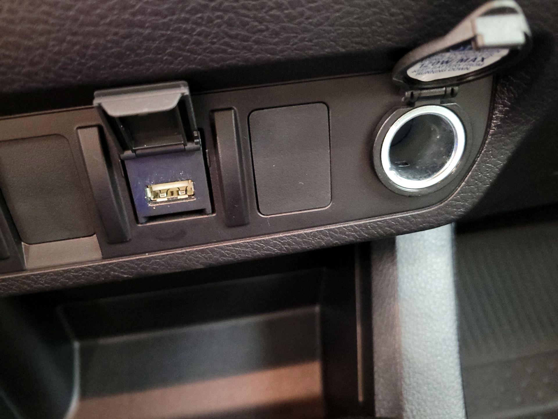 Thumbnail: 2021 Toyota Tacoma - 18