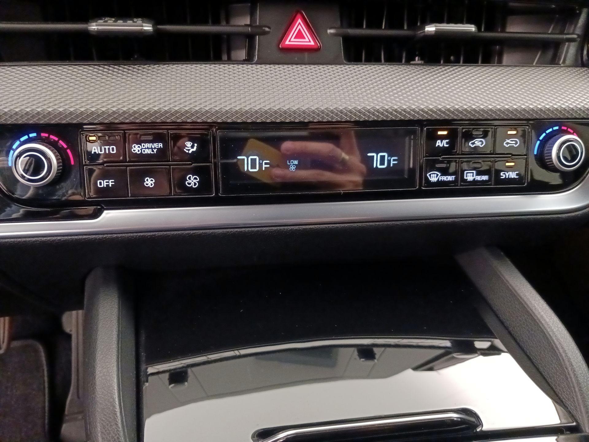 Thumbnail: 2023 Kia Sportage - 16