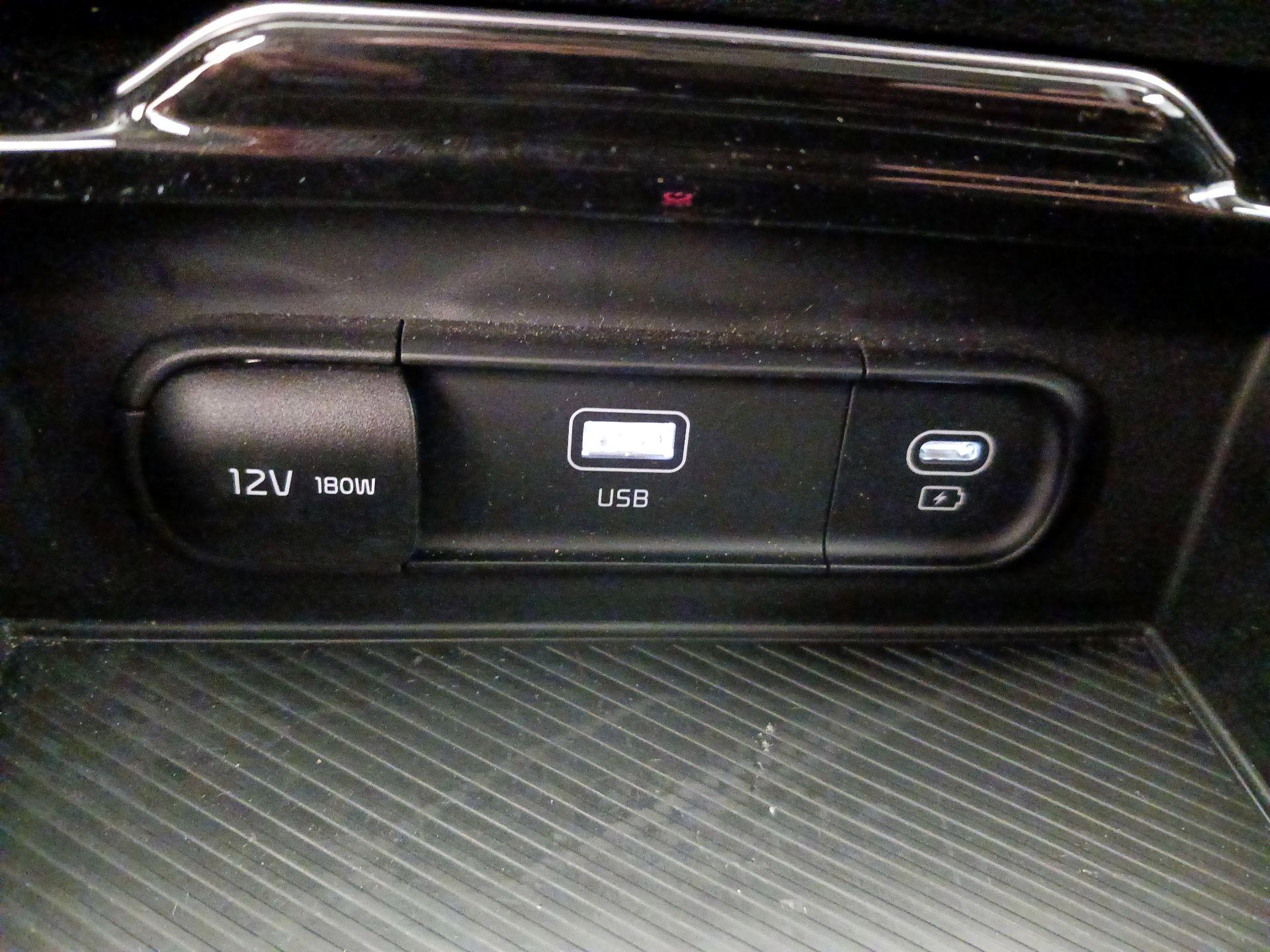 Thumbnail: 2023 Kia Sportage - 18