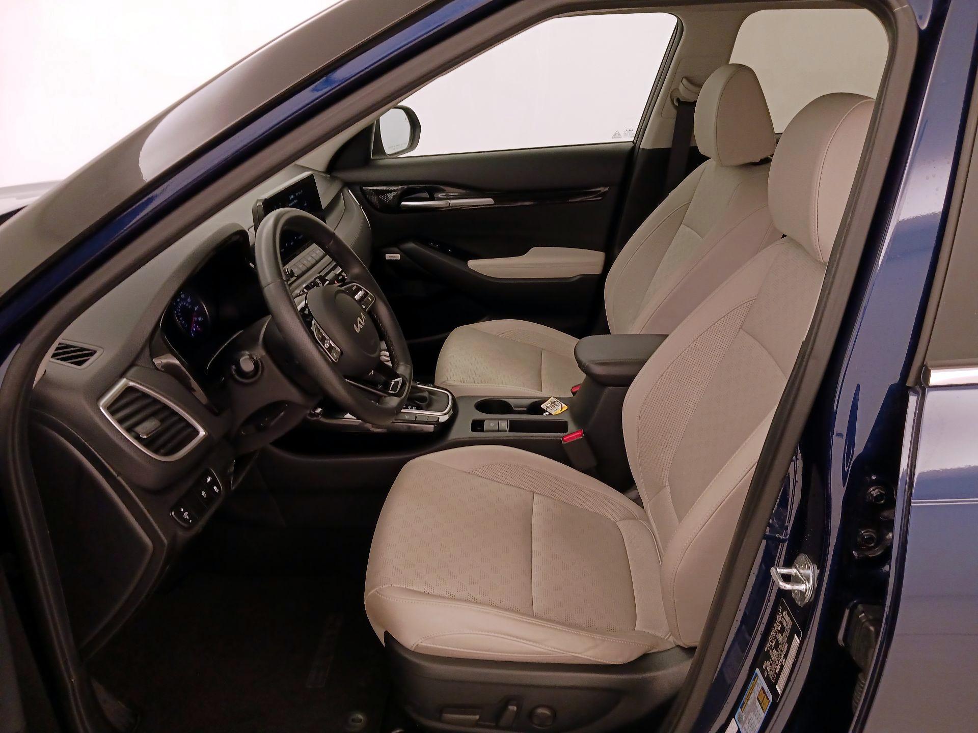 Thumbnail: 2023 Kia Seltos - 11