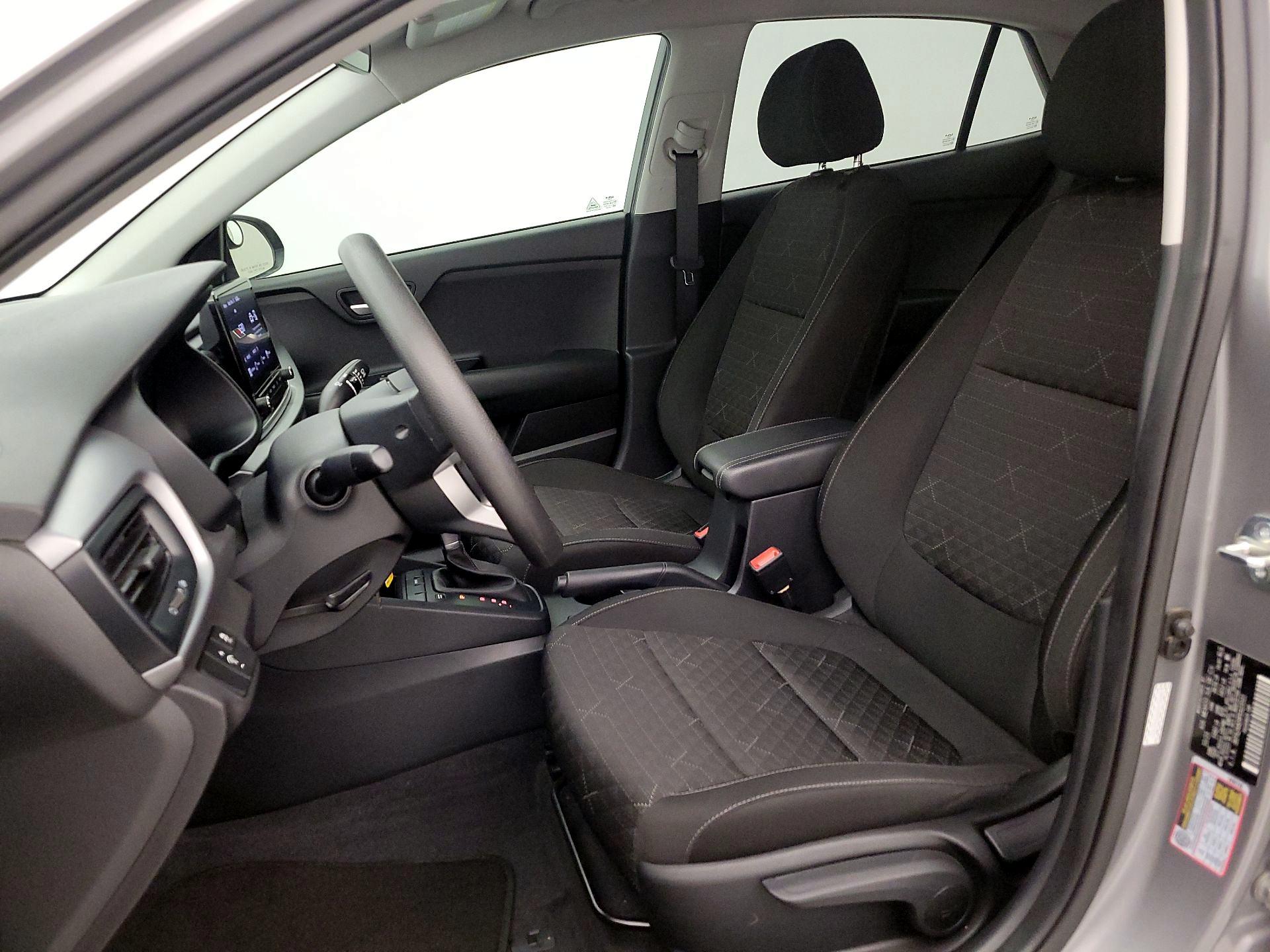 Thumbnail: 2023 Kia Rio - 11