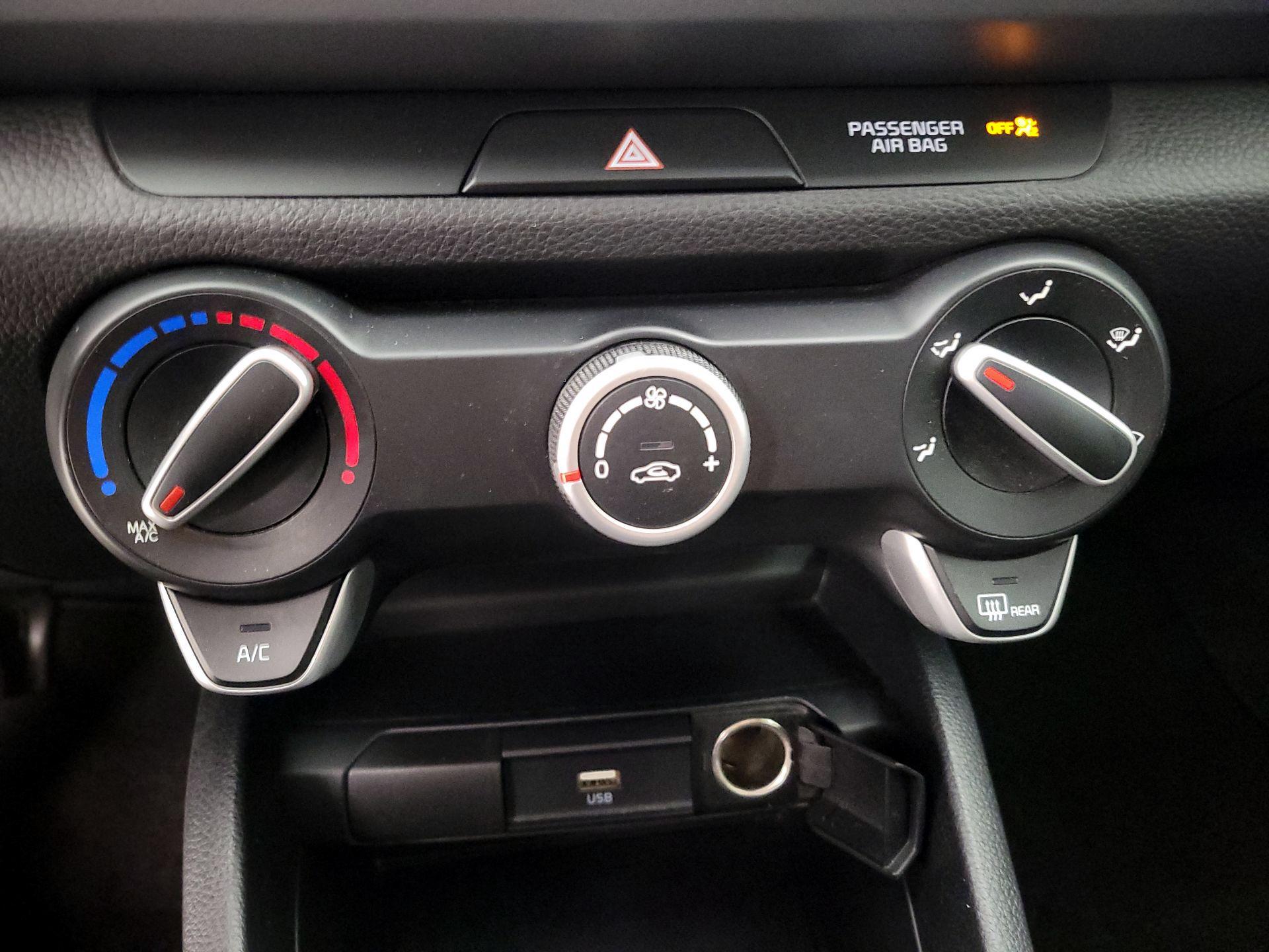 Thumbnail: 2023 Kia Rio - 16