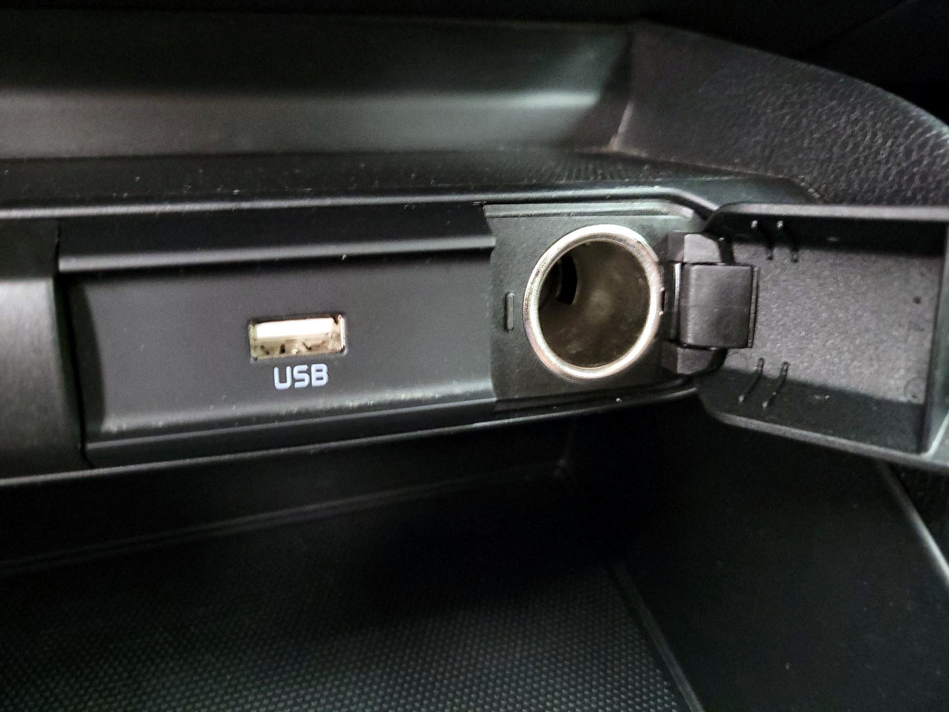 Thumbnail: 2023 Kia Rio - 18