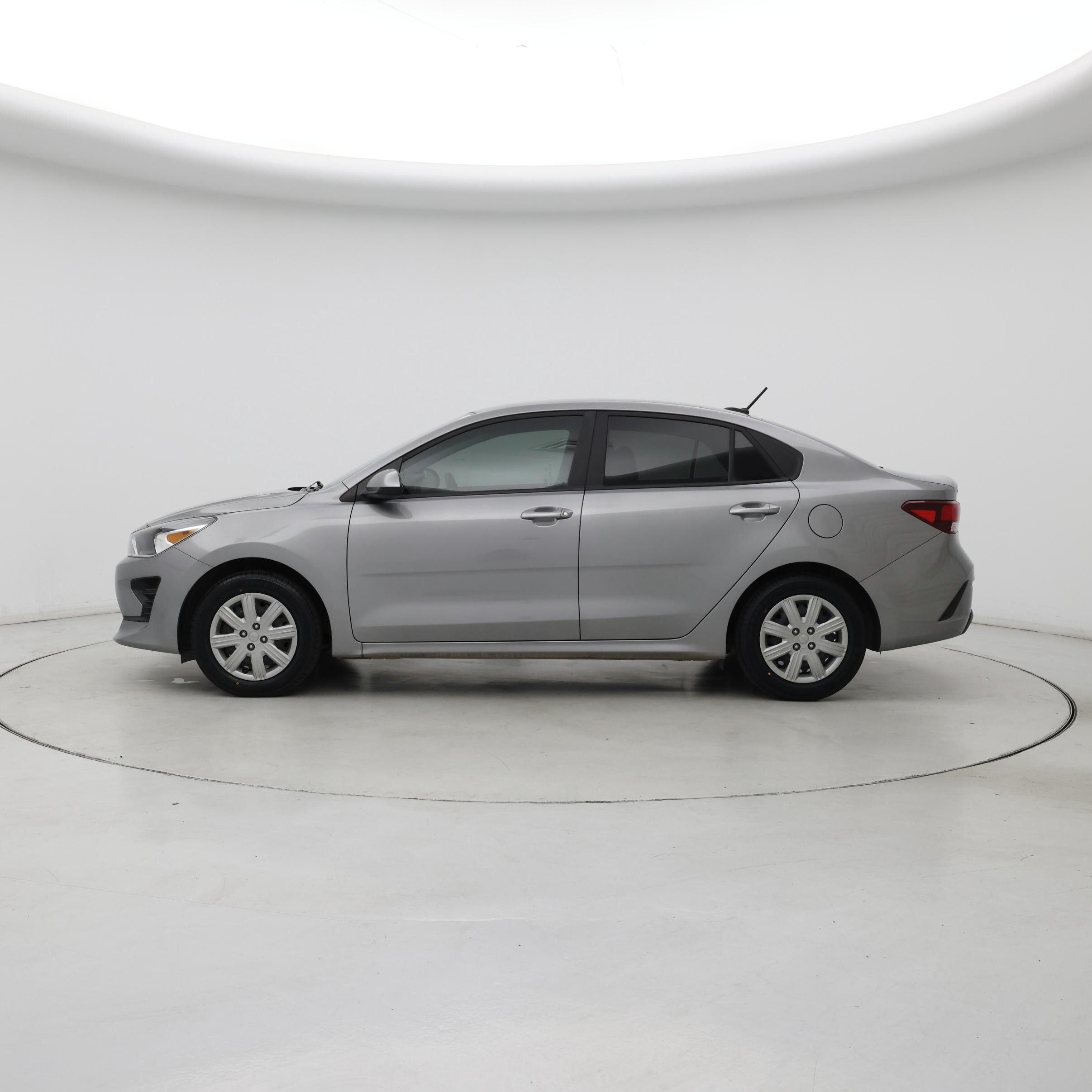 Thumbnail: 2023 Kia Rio - 3