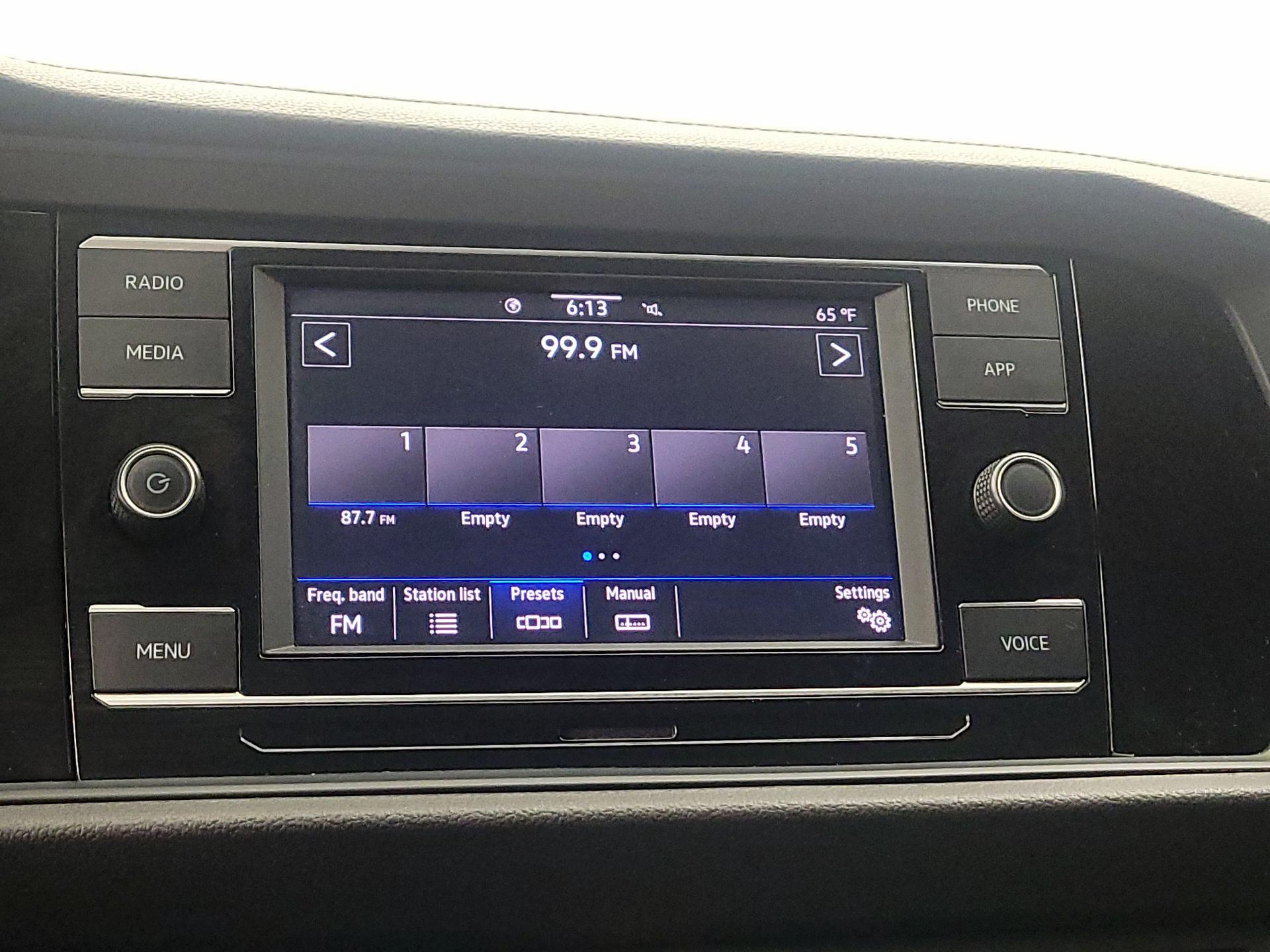 Thumbnail: 2024 Volkswagen Jetta - 15