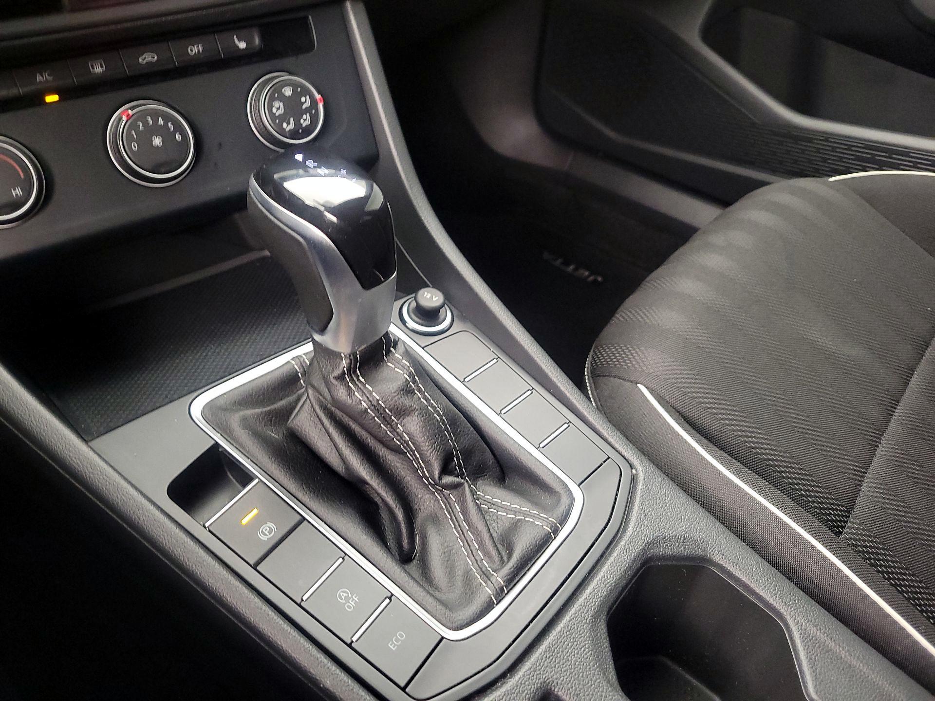 Thumbnail: 2024 Volkswagen Jetta - 17