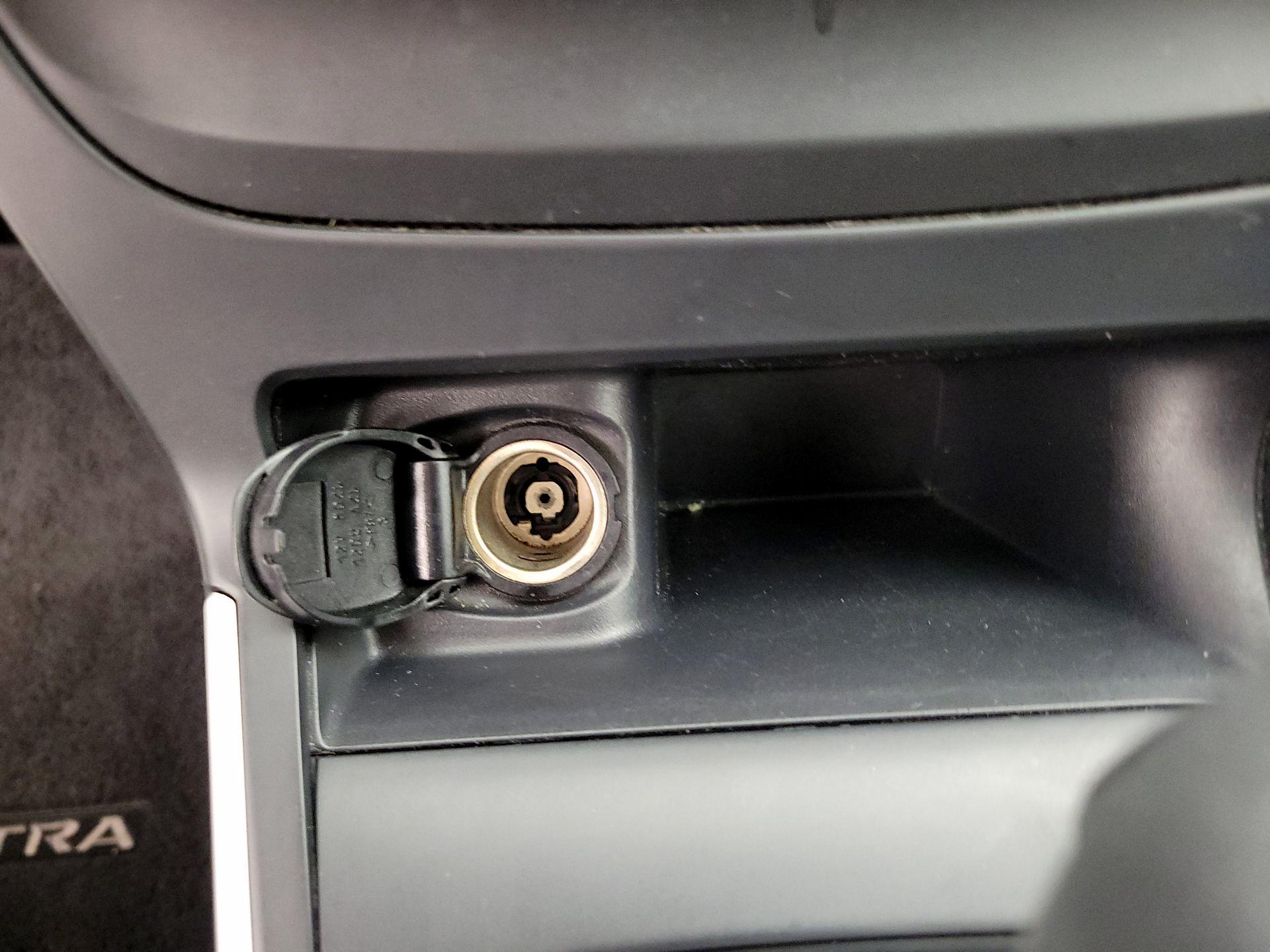 Thumbnail: 2017 Nissan Sentra - 18