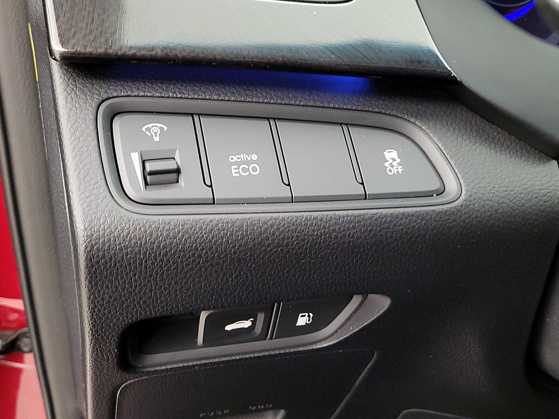 Thumbnail: 2014 Hyundai Azera - 13