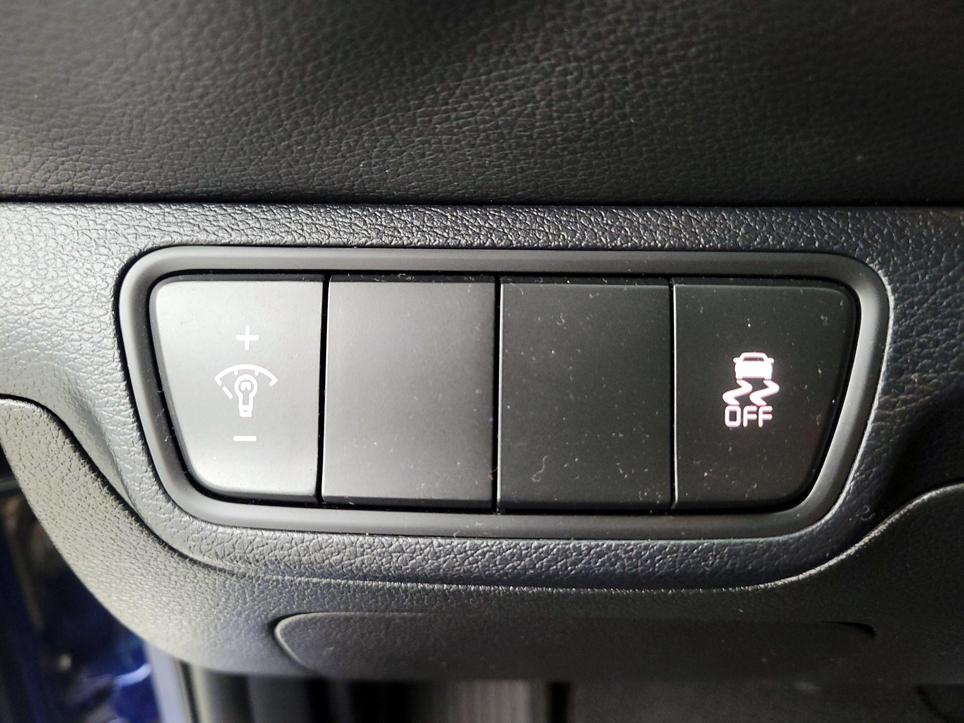 Thumbnail: 2022 Kia Forte - 13