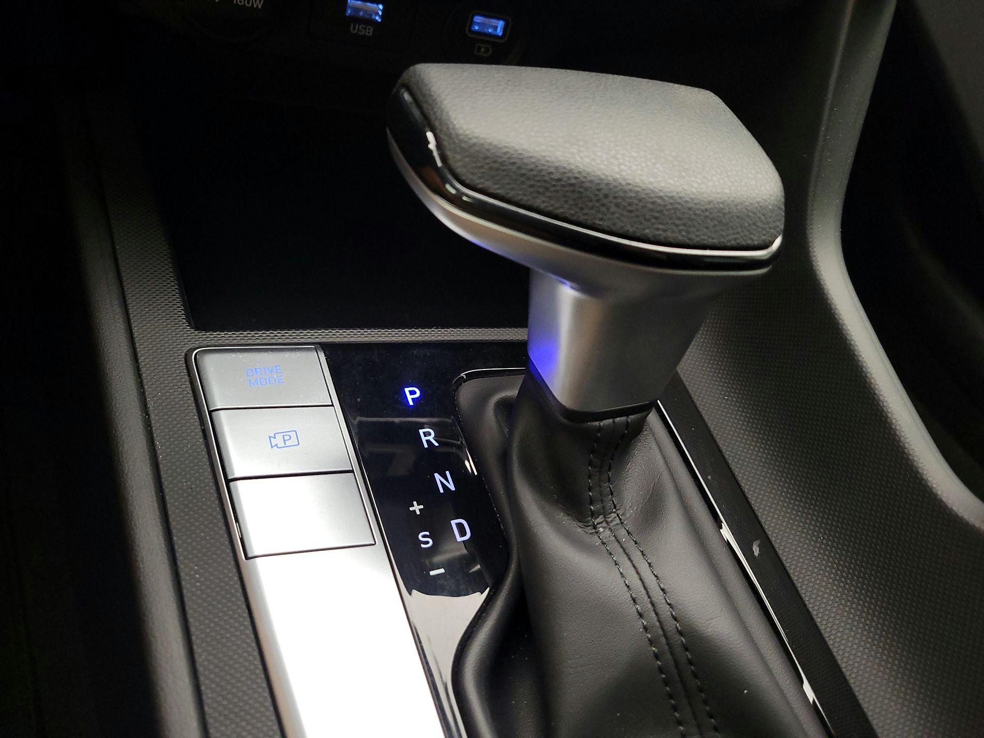 Thumbnail: 2021 Hyundai Elantra - 17