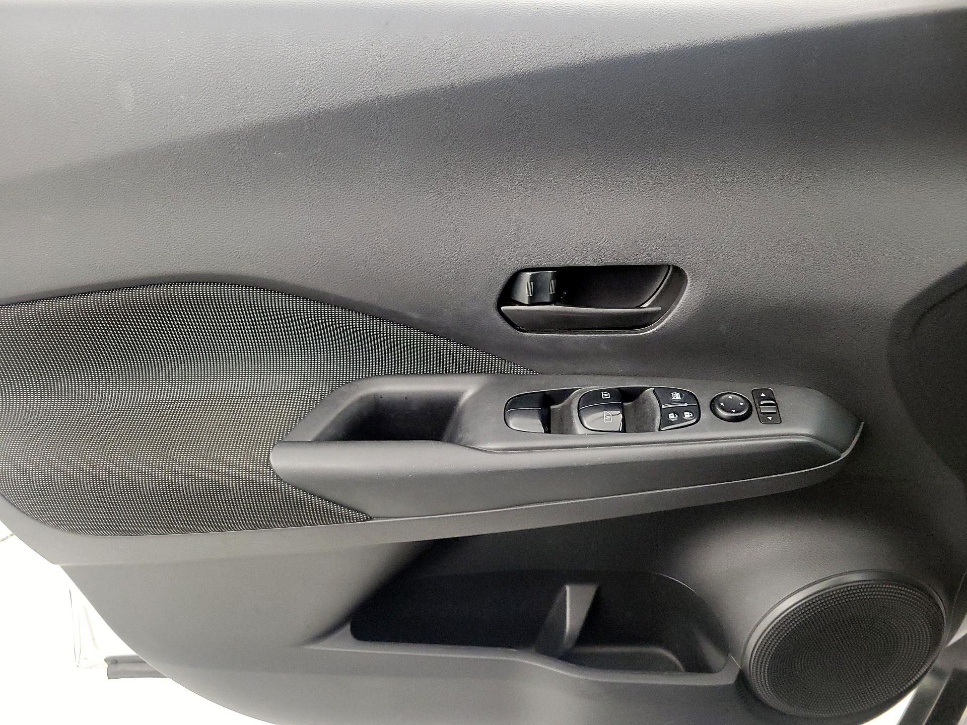 Thumbnail: 2019 Nissan Kicks - 12