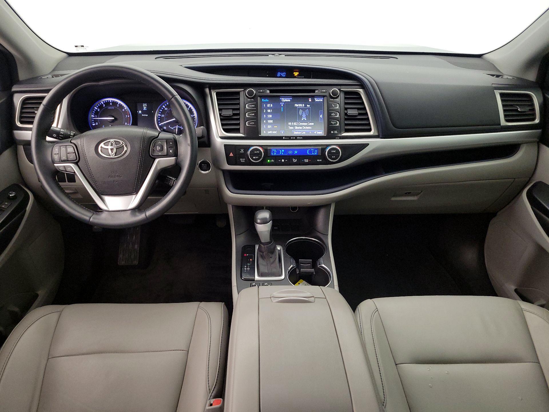 Thumbnail: 2016 Toyota Highlander - 9