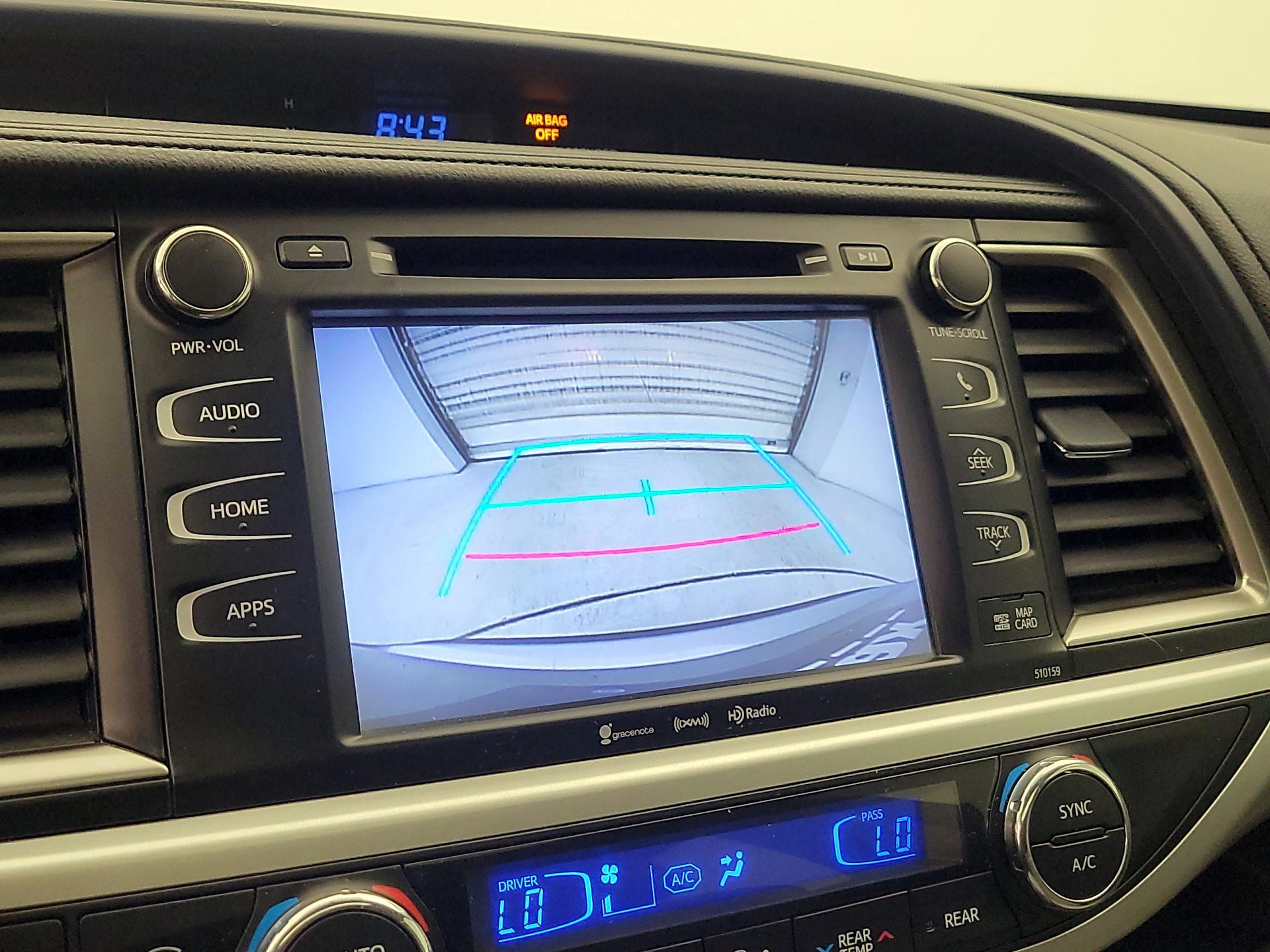 Thumbnail: 2016 Toyota Highlander - 14