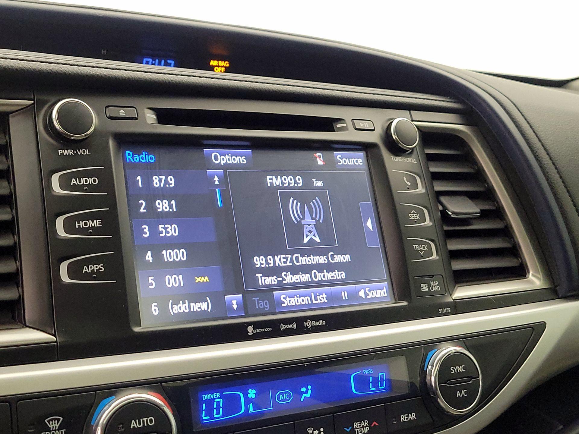 Thumbnail: 2016 Toyota Highlander - 15