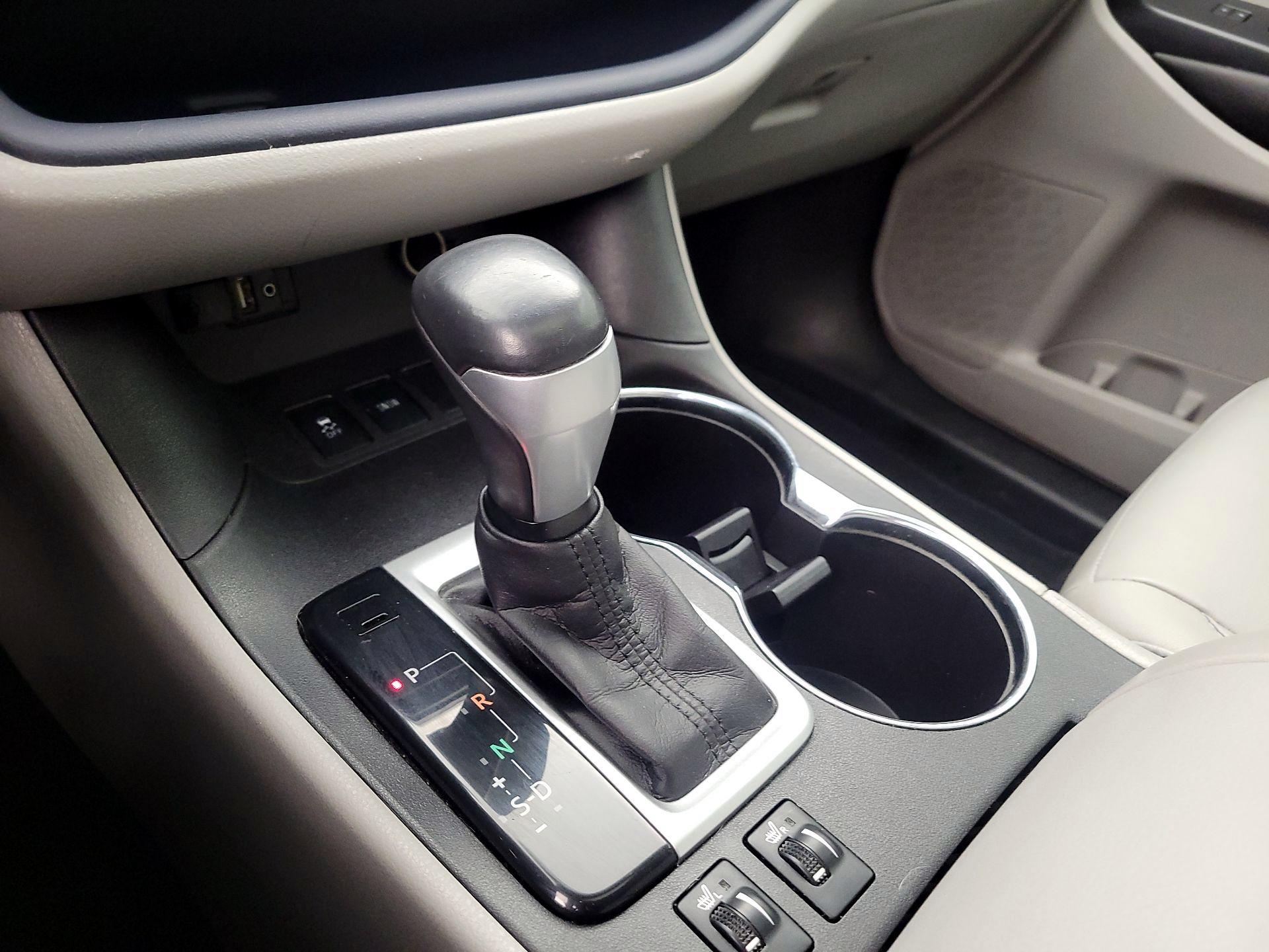 Thumbnail: 2016 Toyota Highlander - 17