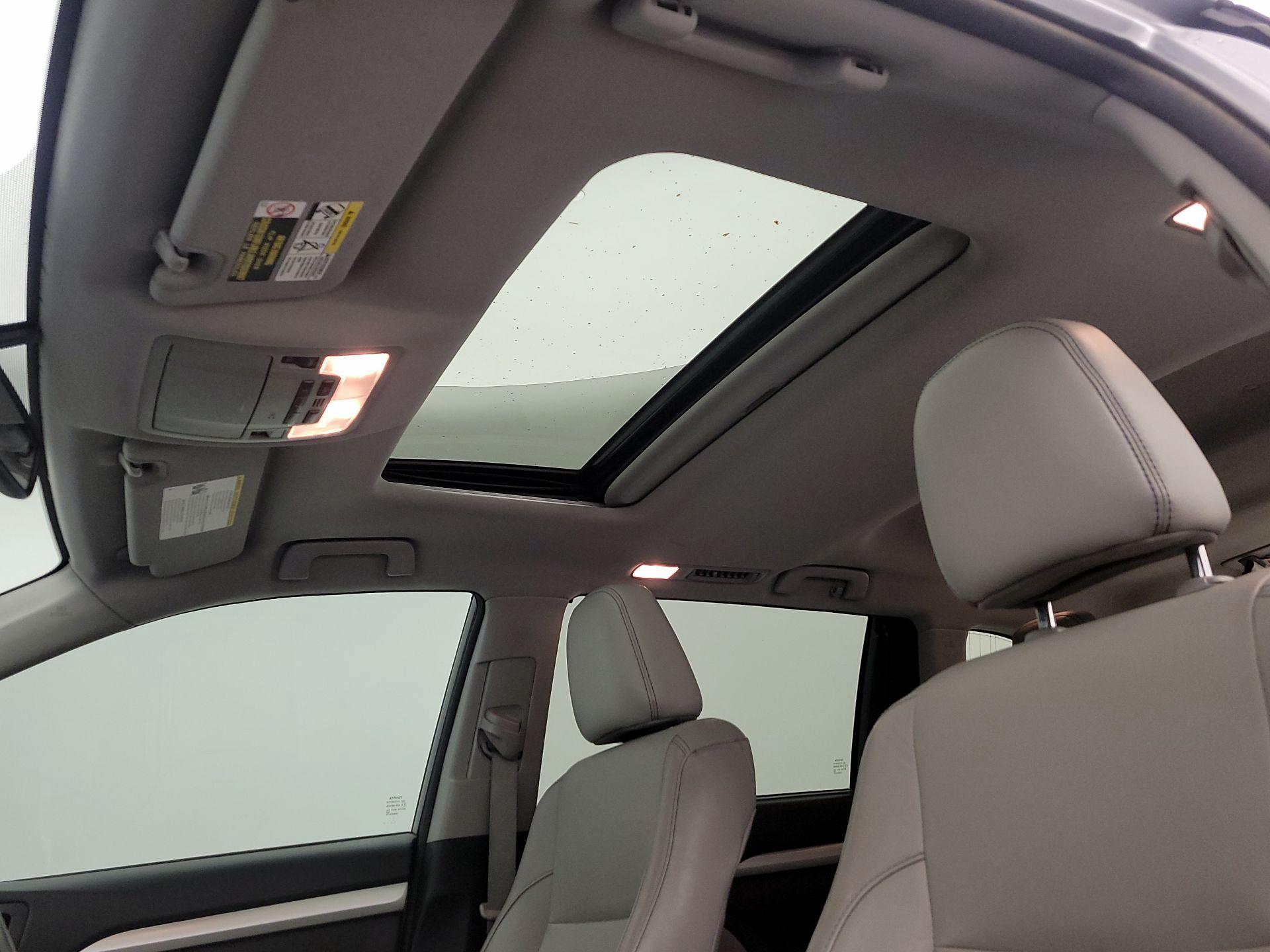 Thumbnail: 2016 Toyota Highlander - 19