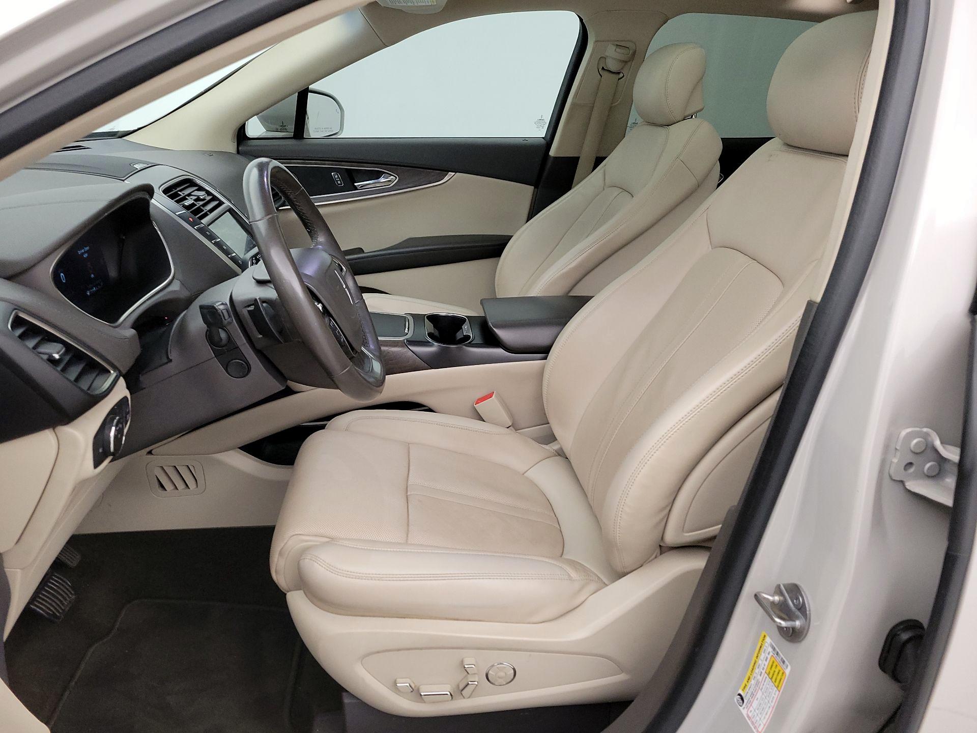 Thumbnail: 2020 Hyundai Elantra - 11