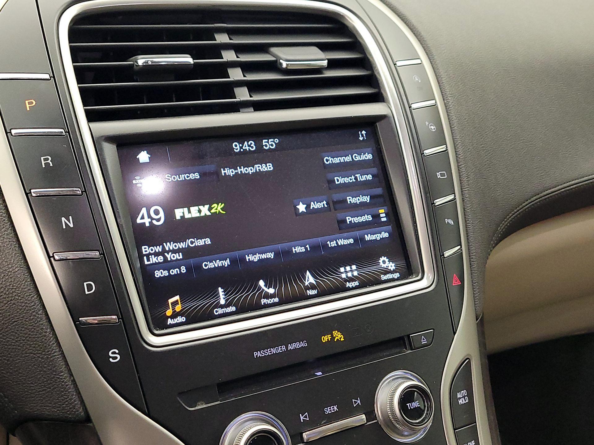 Thumbnail: 2019 Lincoln Nautilus - 16