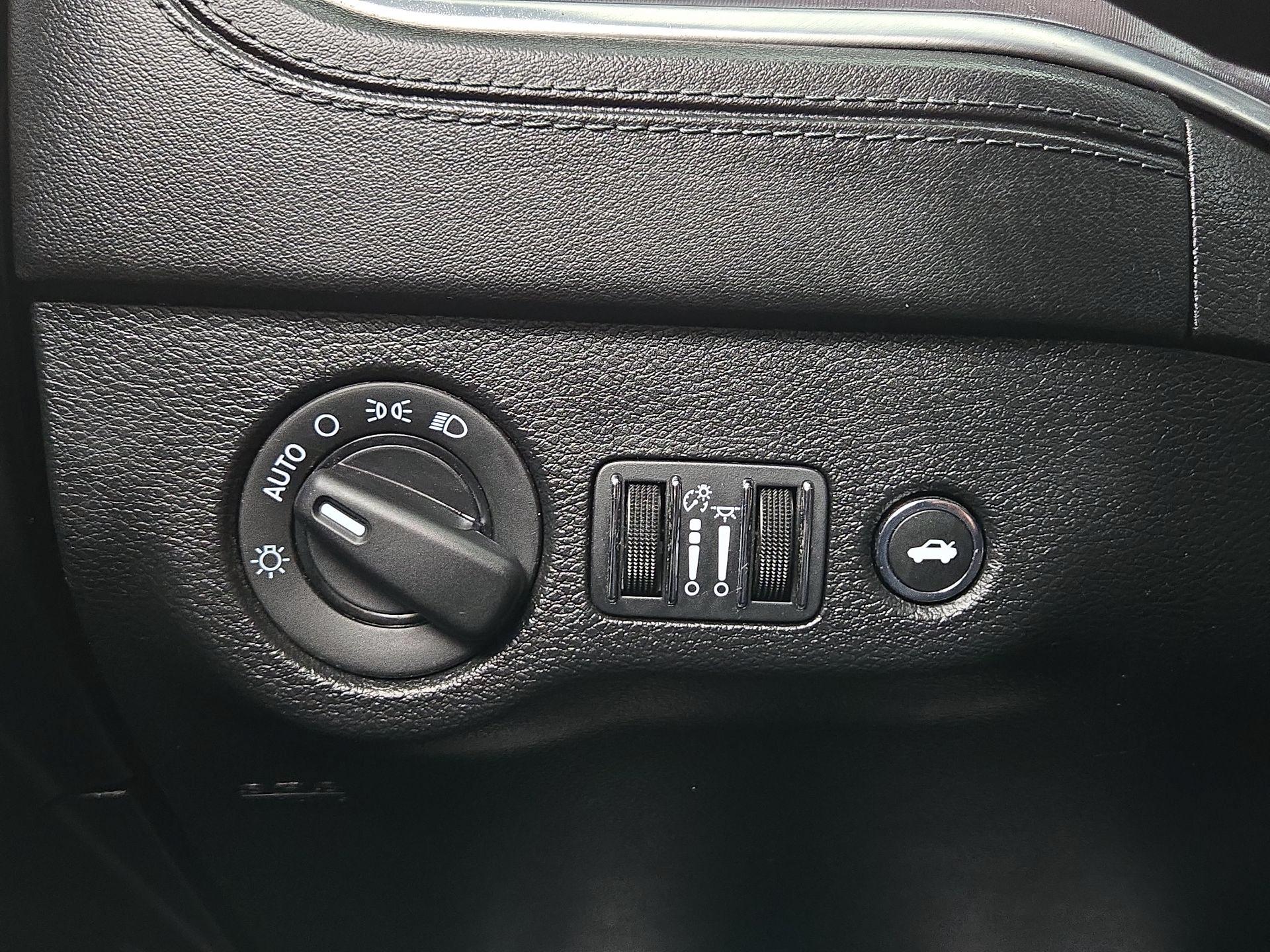 Thumbnail: 2020 Dodge Charger - 13