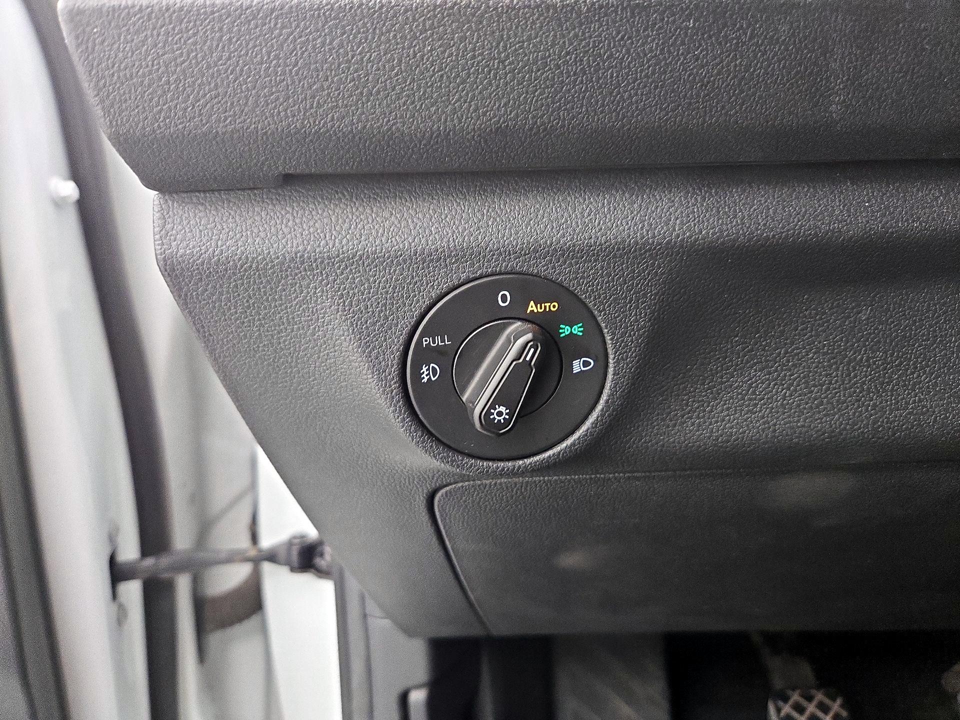 Thumbnail: 2020 Volkswagen Jetta - 13