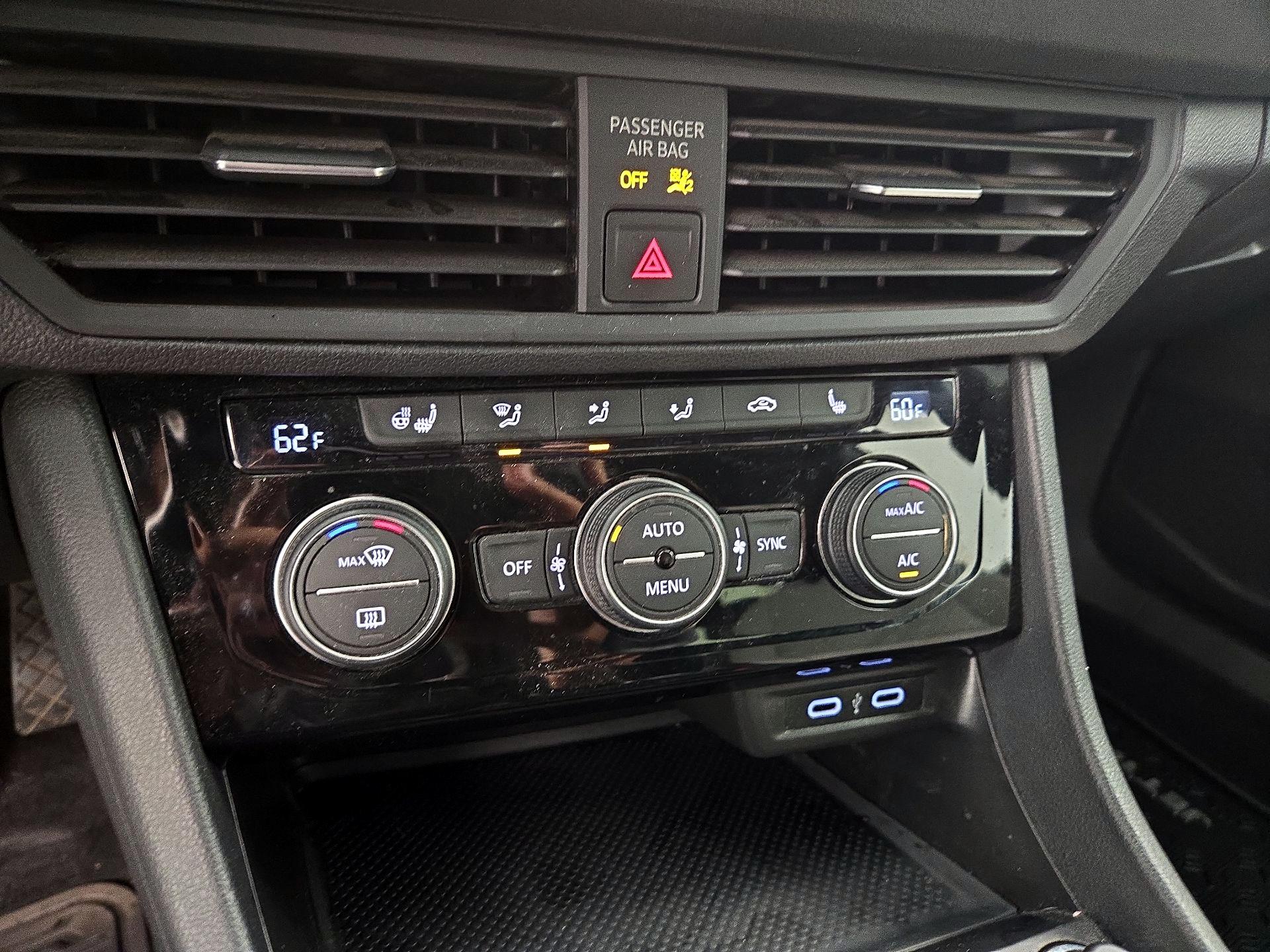 Thumbnail: 2020 Volkswagen Jetta - 16