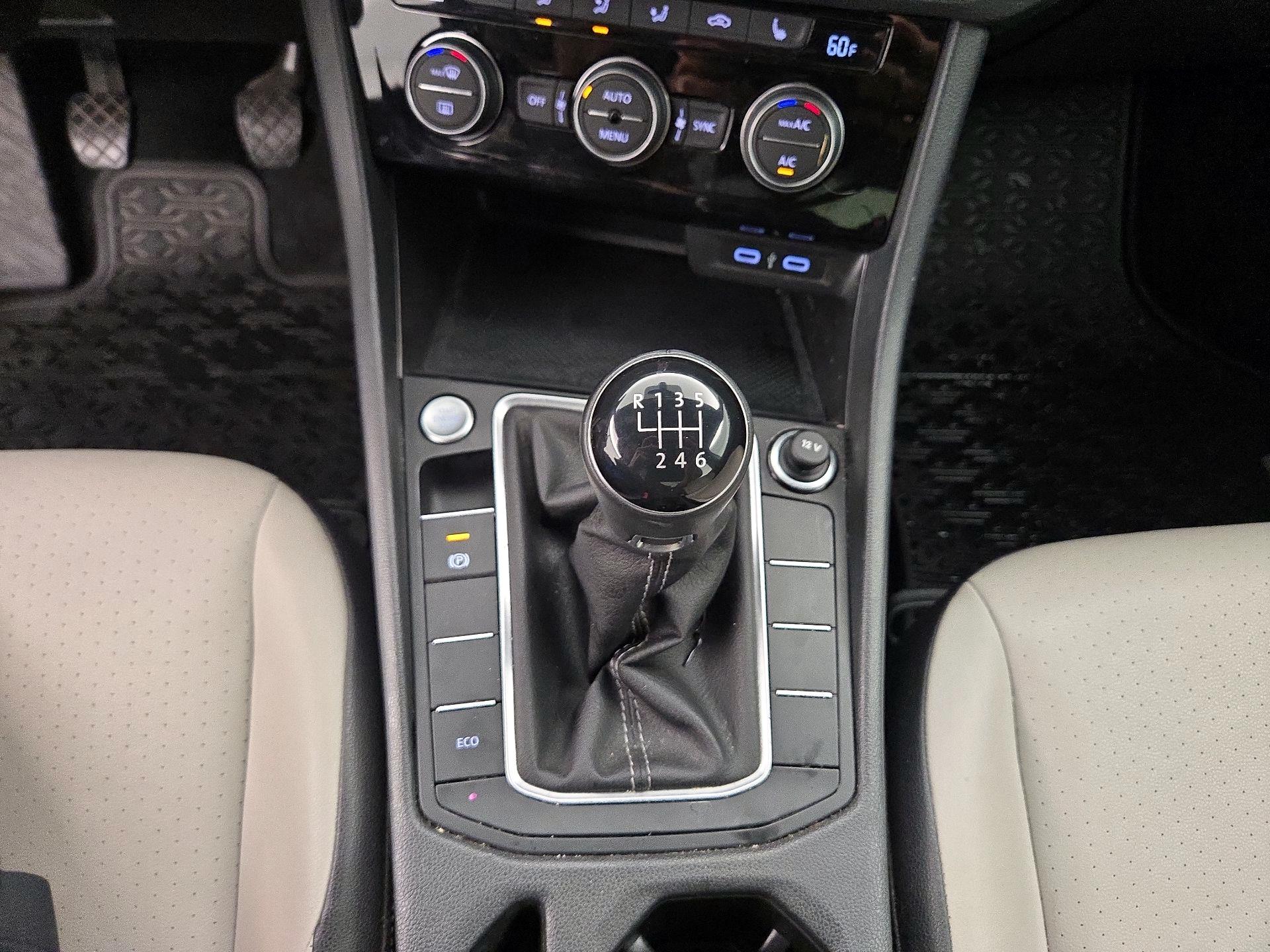 Thumbnail: 2020 Volkswagen Jetta - 17