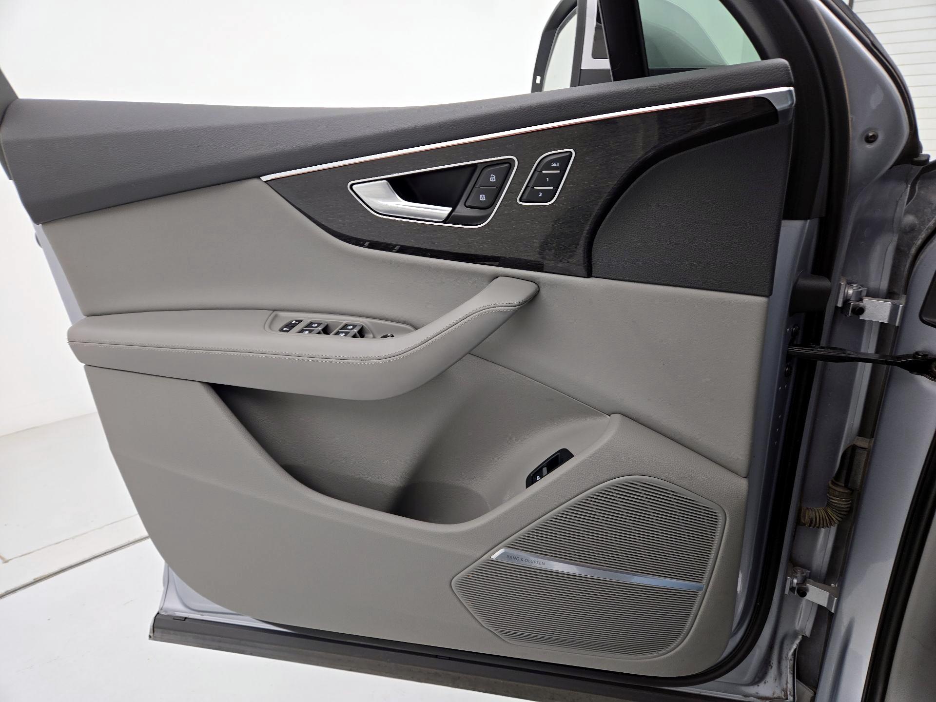 Thumbnail: 2022 Audi Q7 - 12