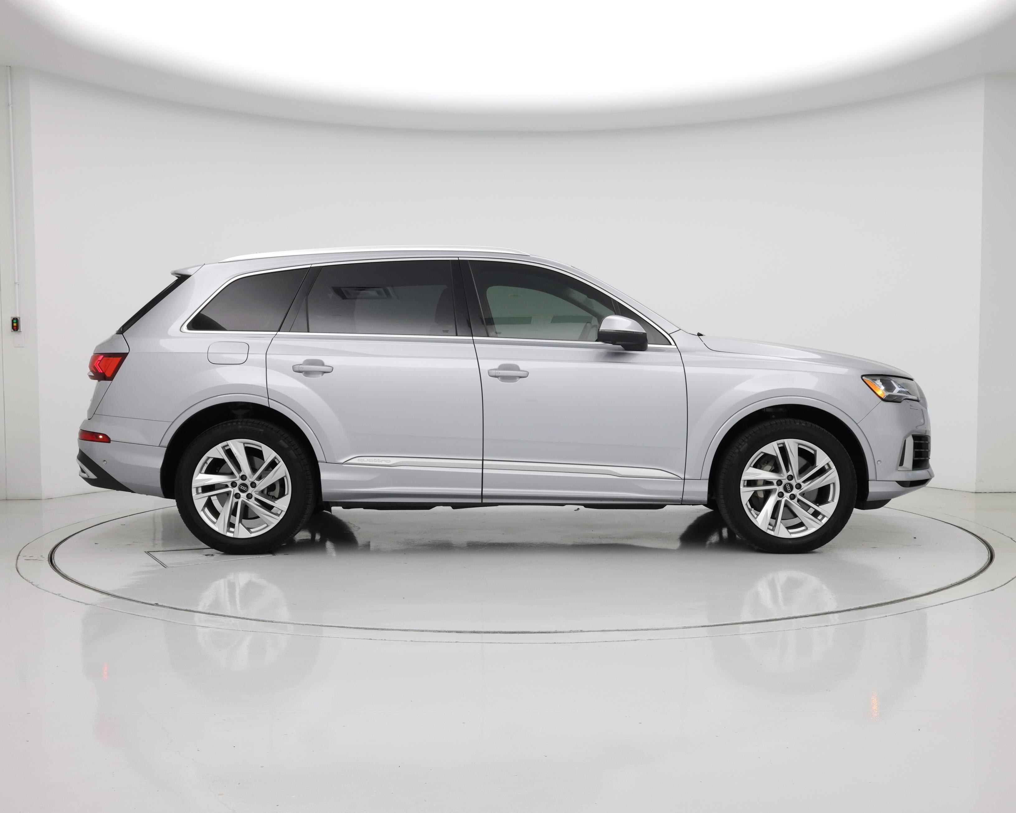 Thumbnail: 2022 Audi Q7 - 7